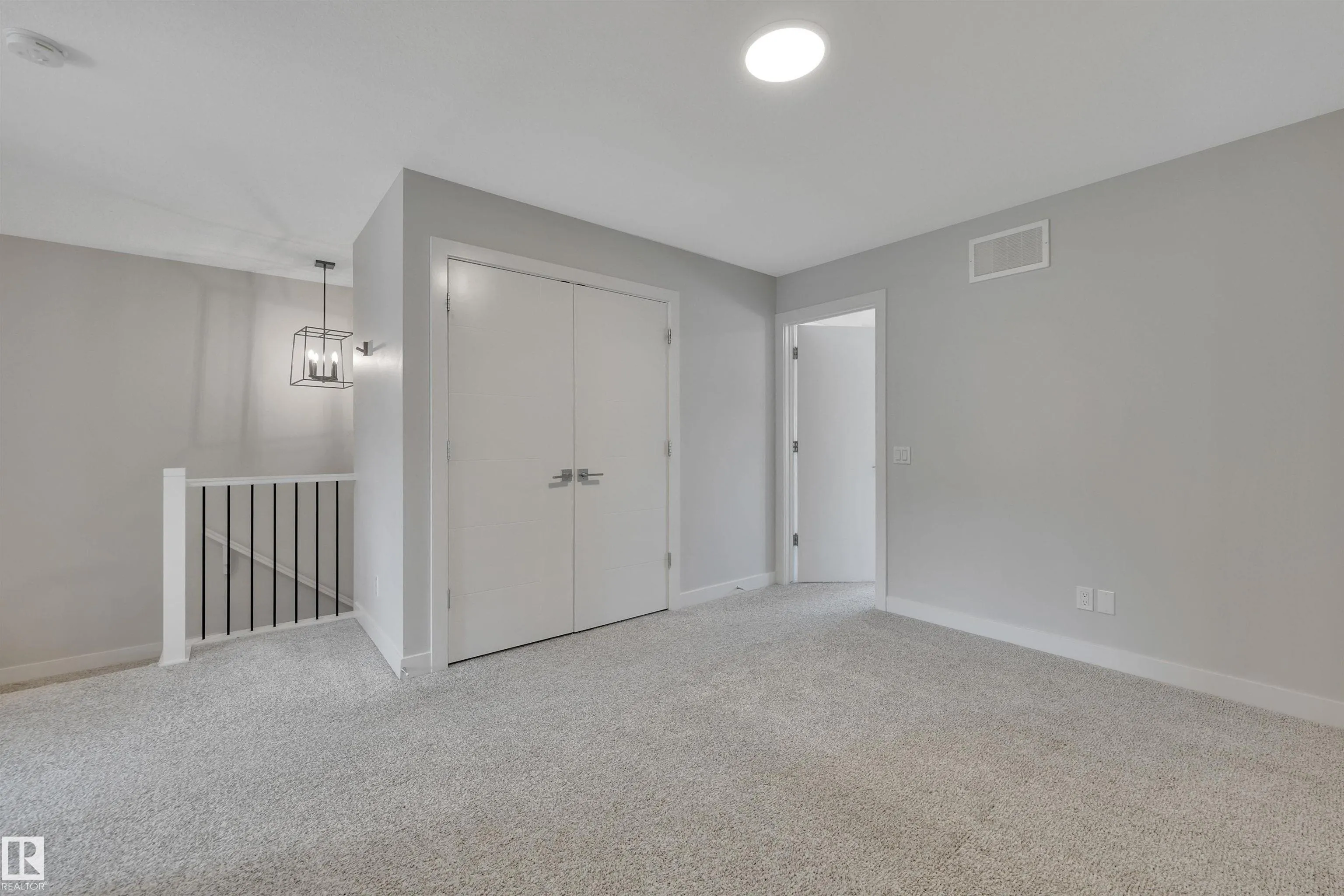4037 Hawthorn Link