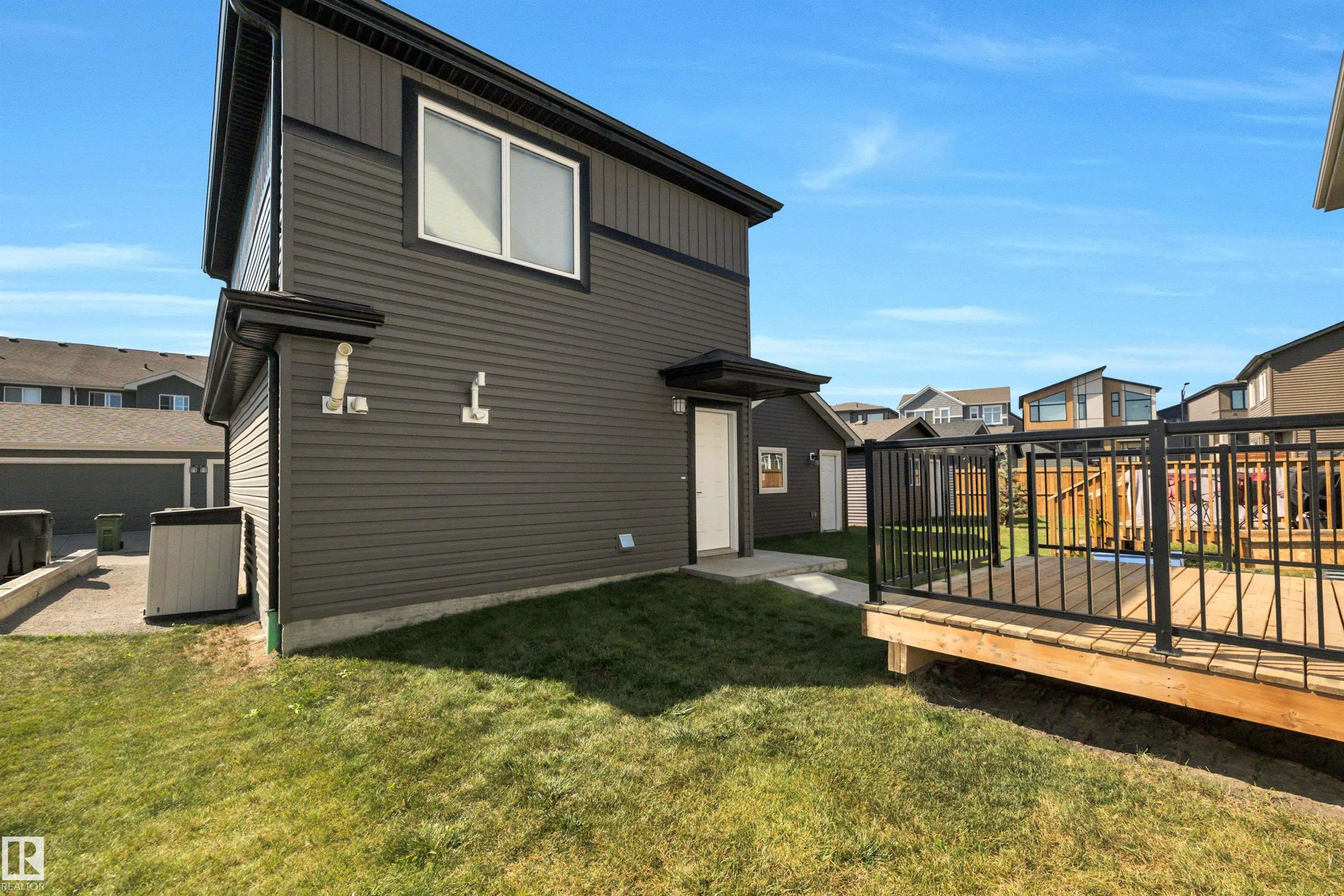 4037 Hawthorn Link