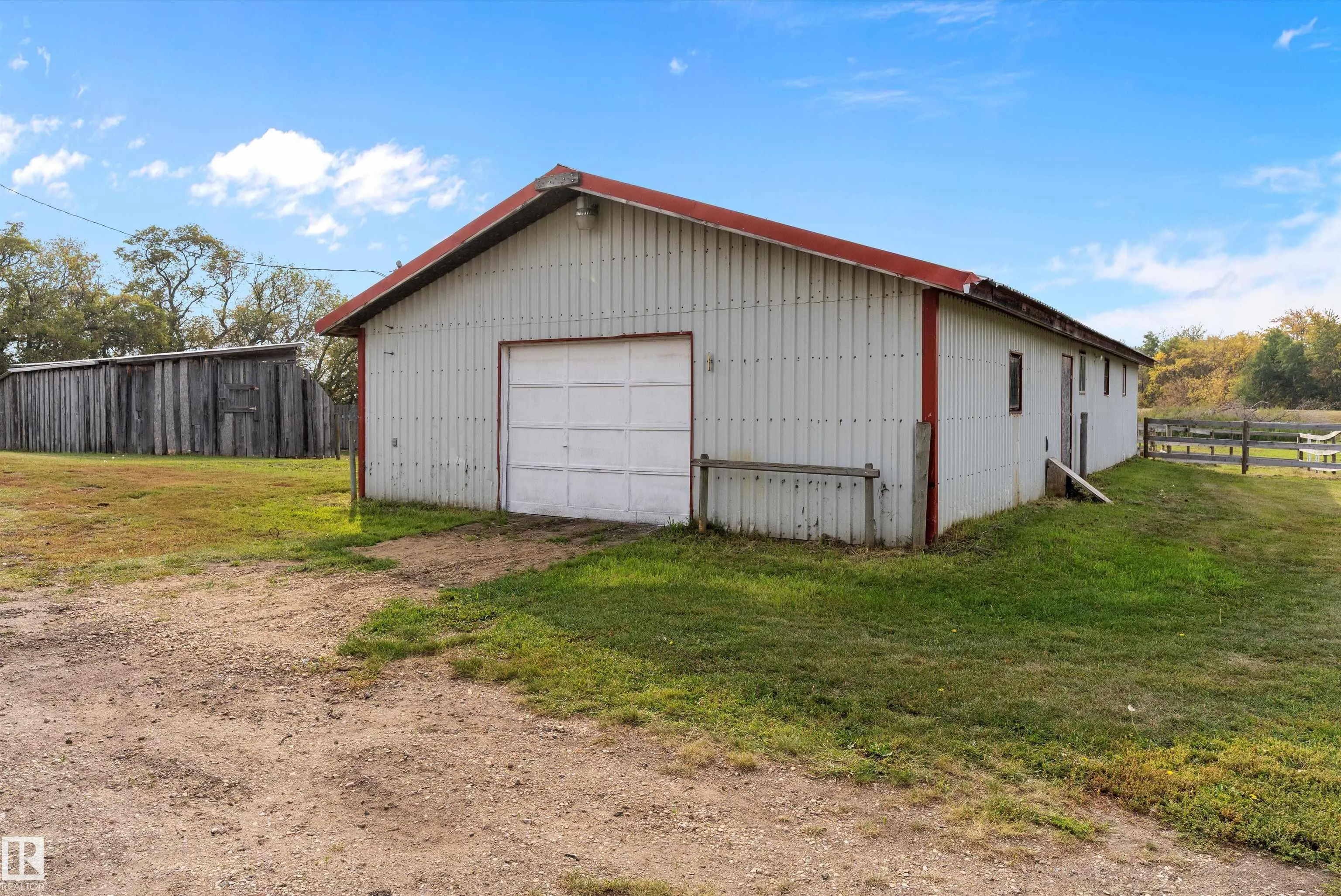 534065 174 Range Road