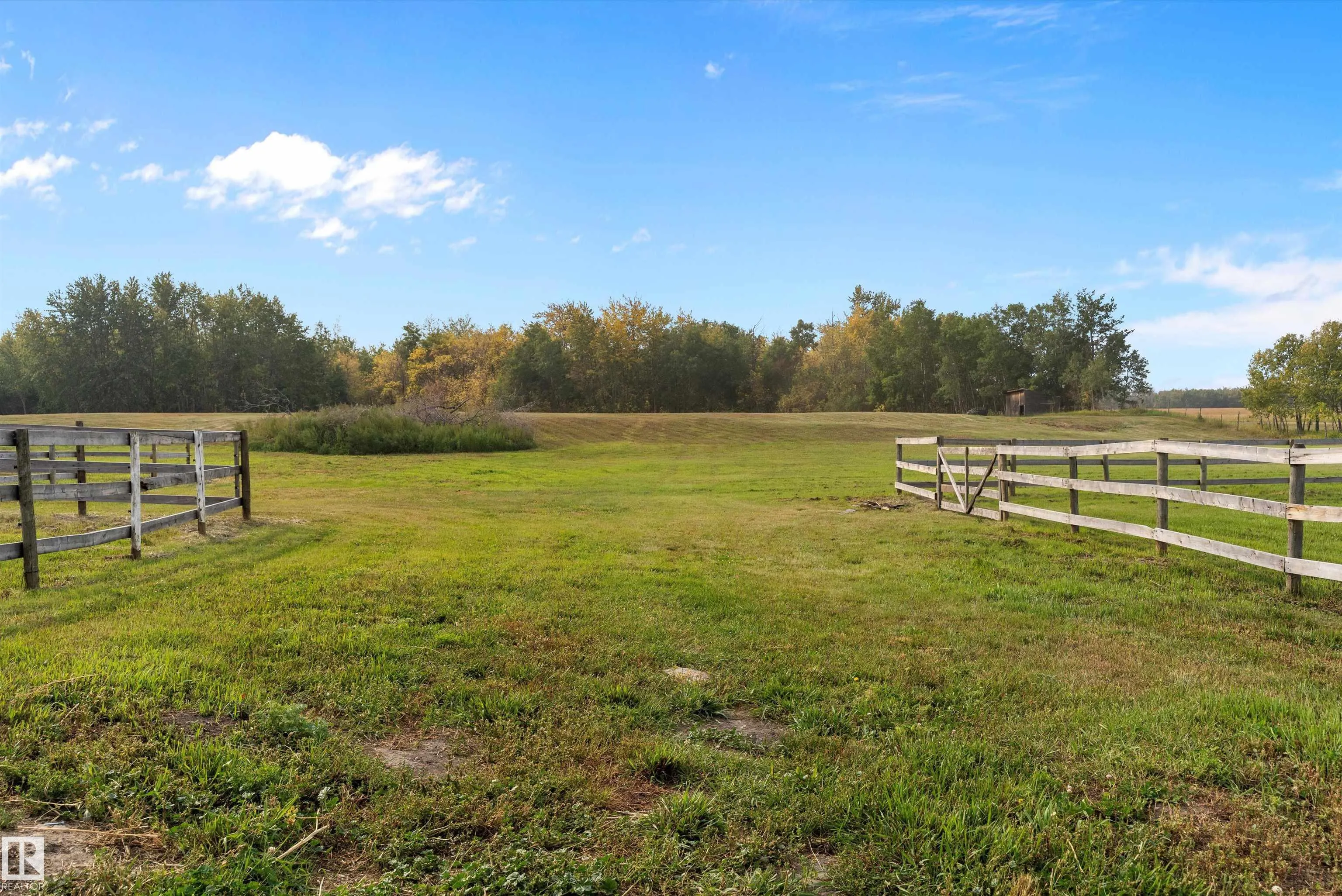 534065 174 Range Road