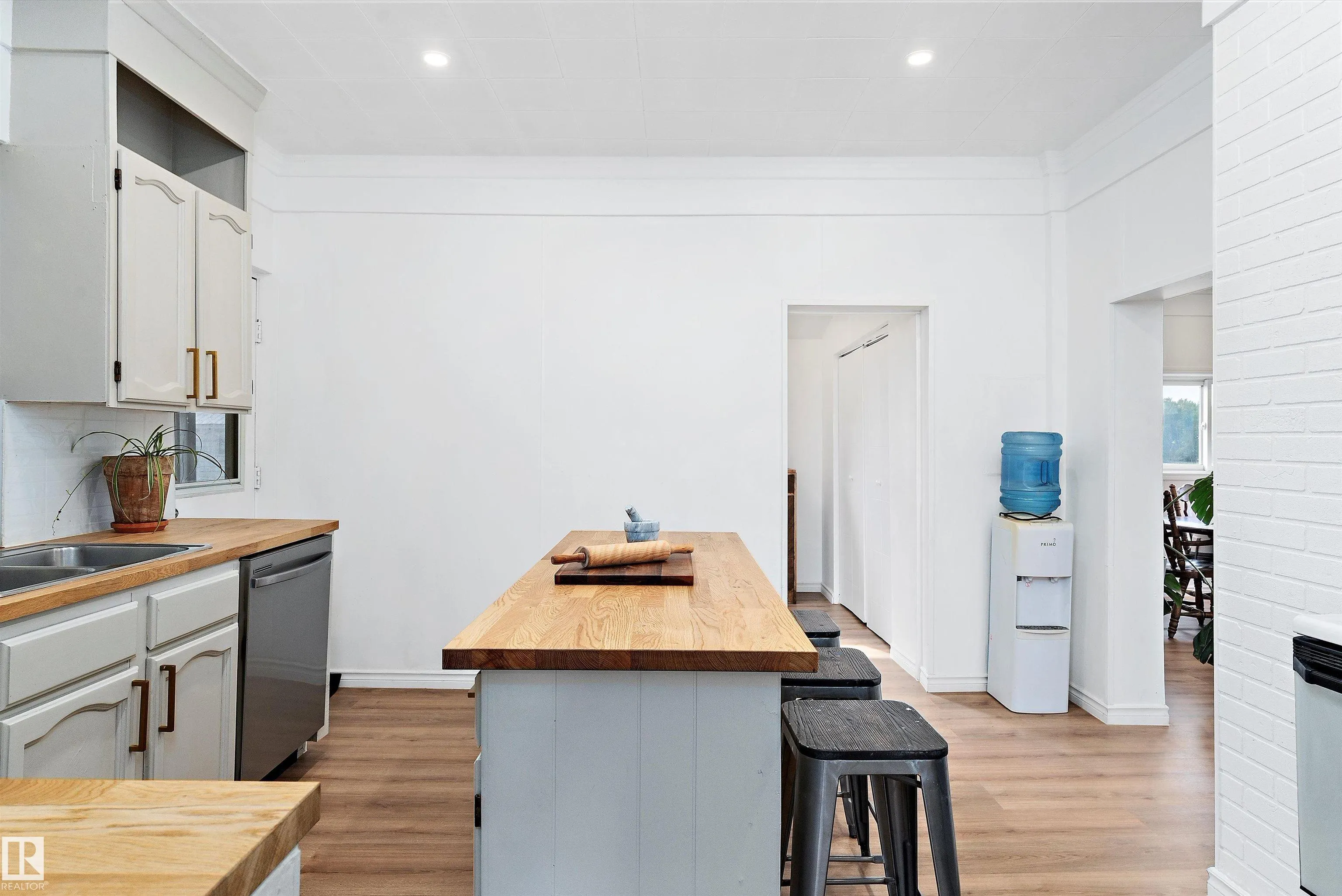 534065 174 Range Road