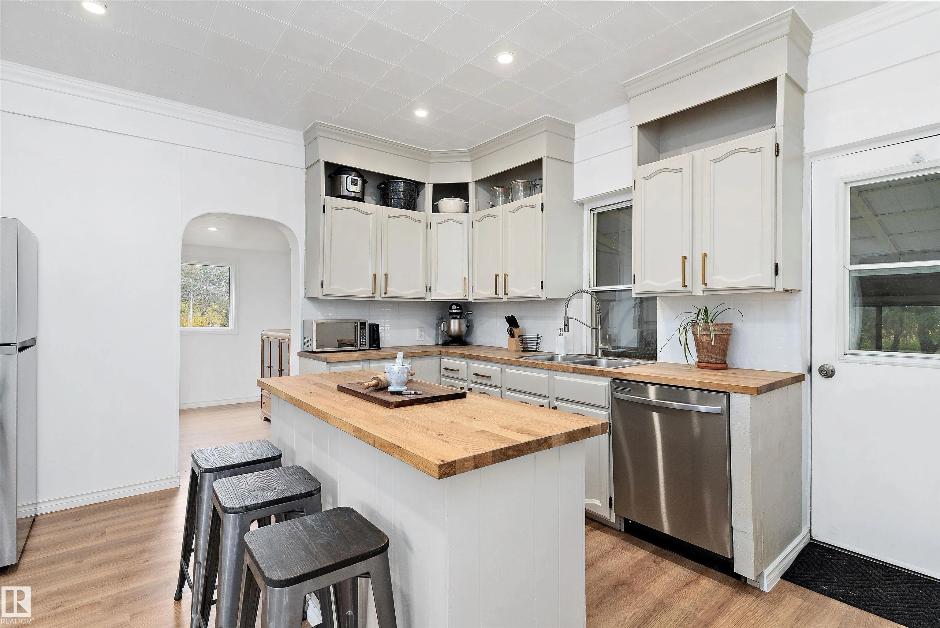 534065 174 Range Road