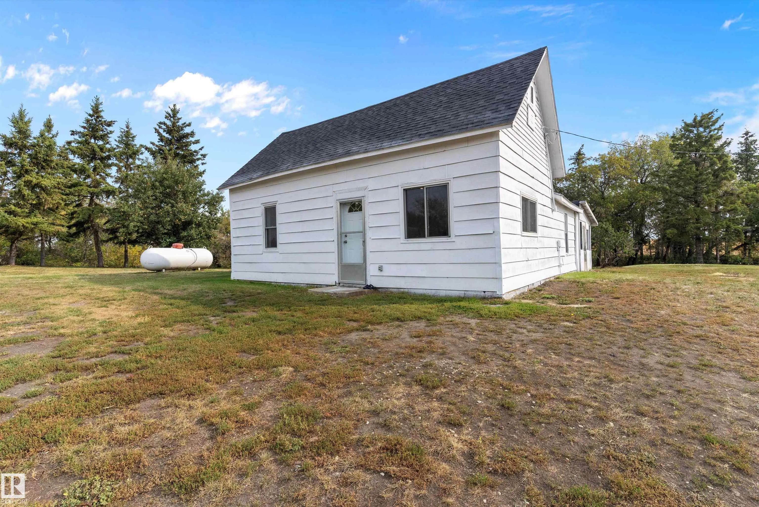 534065 174 Range Road