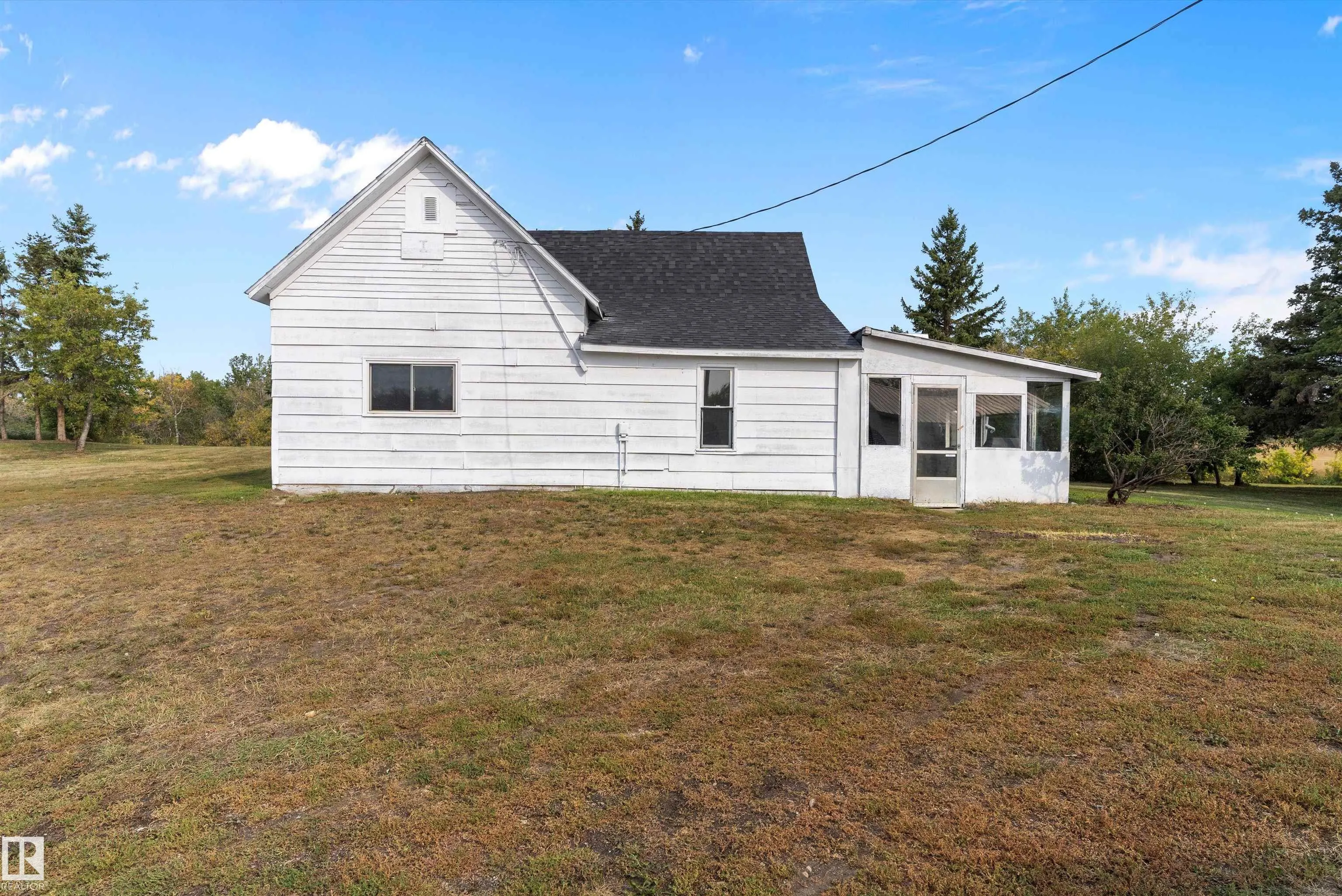 534065 174 Range Road
