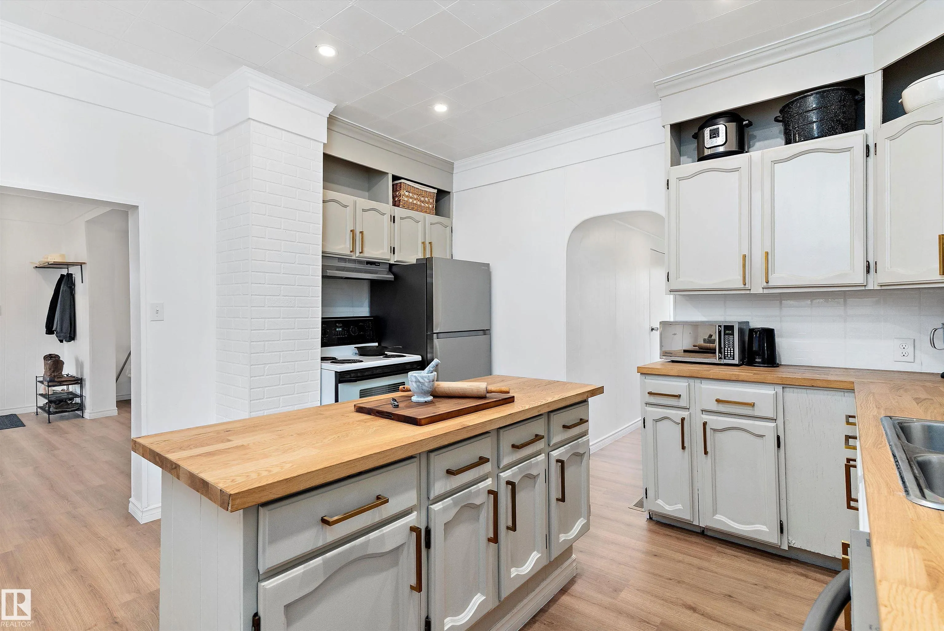 534065 174 Range Road