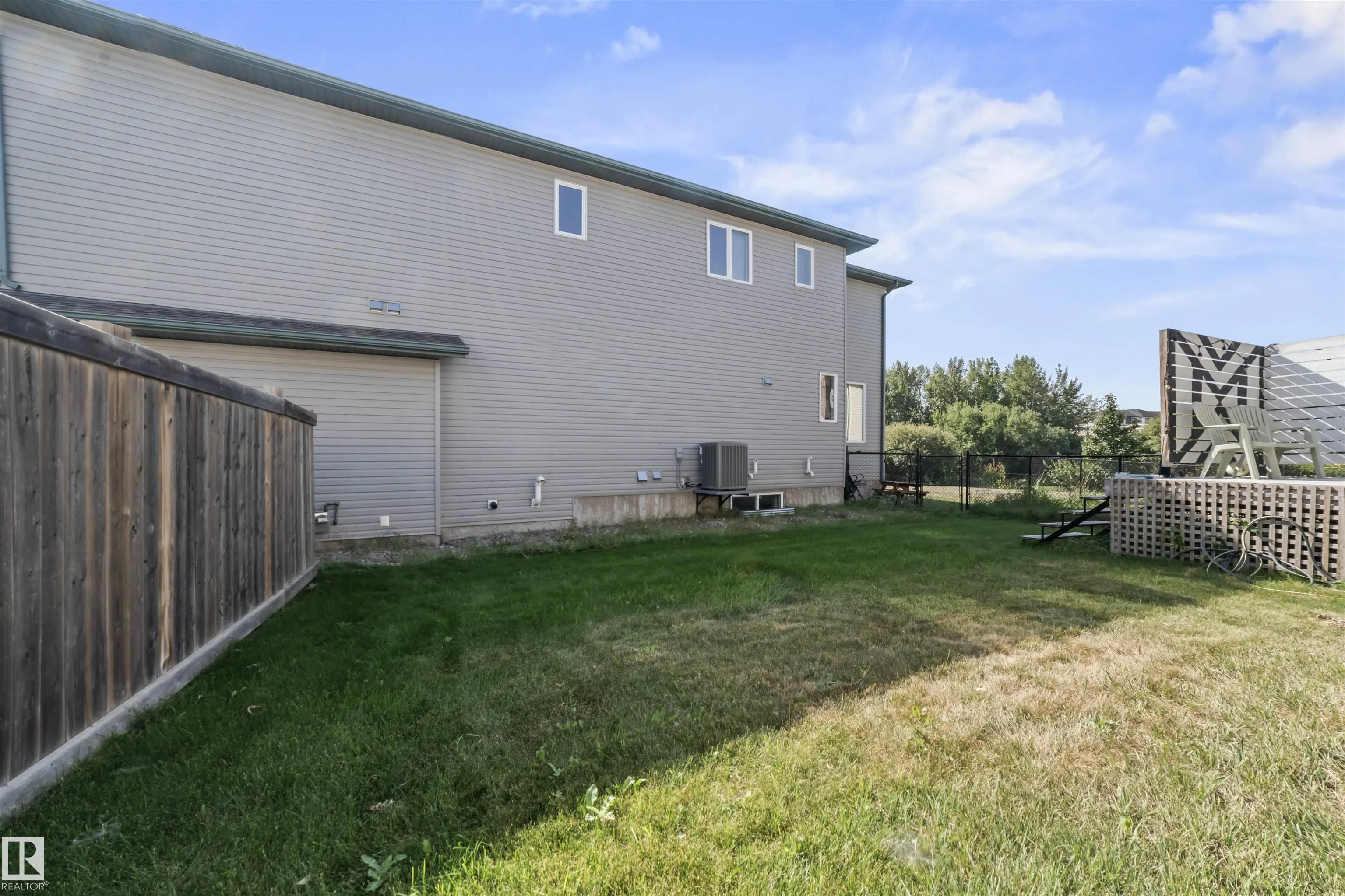115 LAKELAND Drive