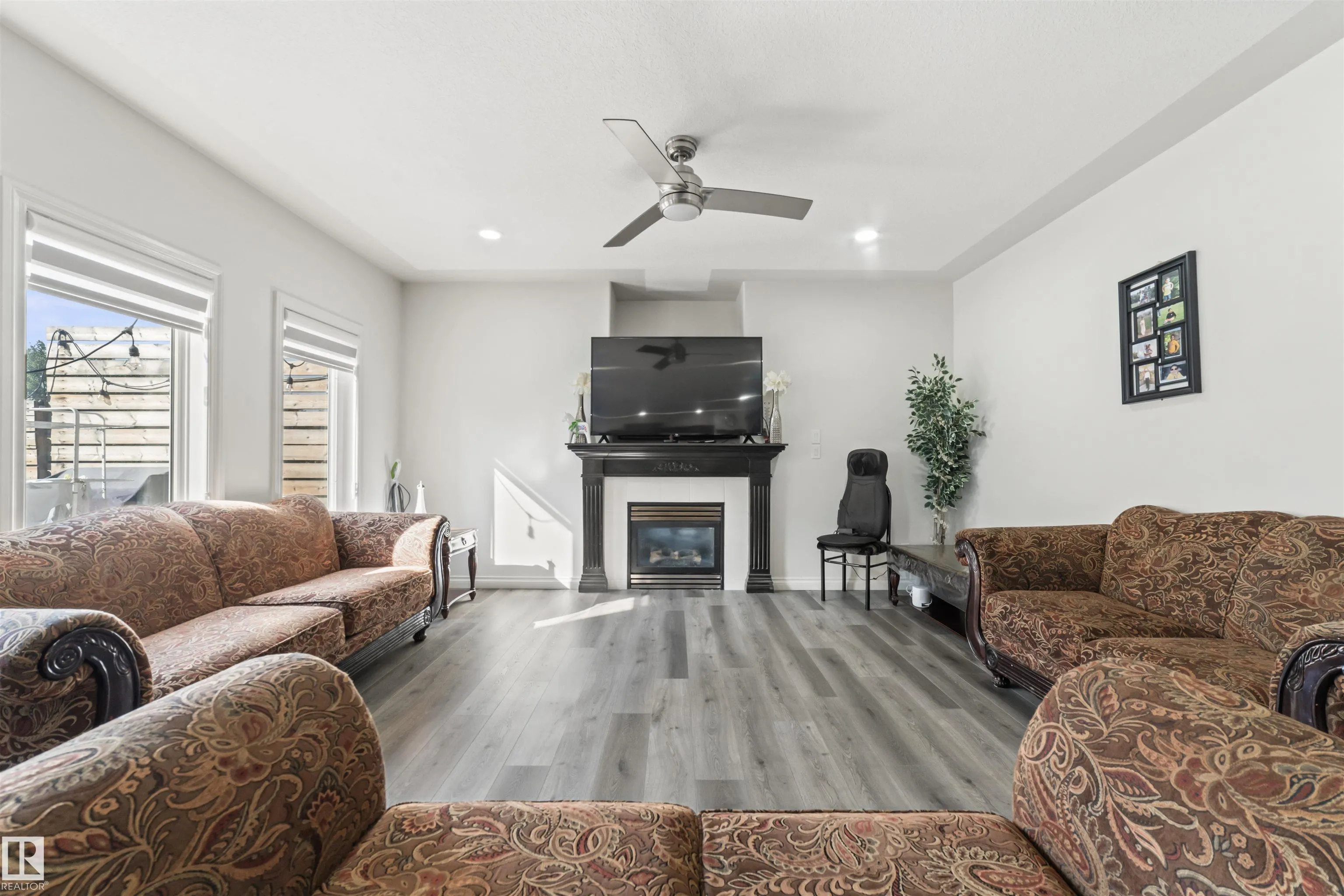 115 LAKELAND Drive