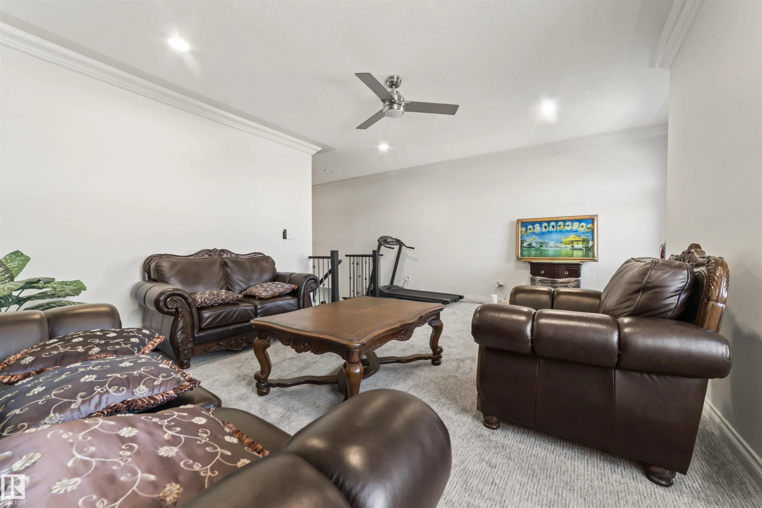 115 LAKELAND Drive