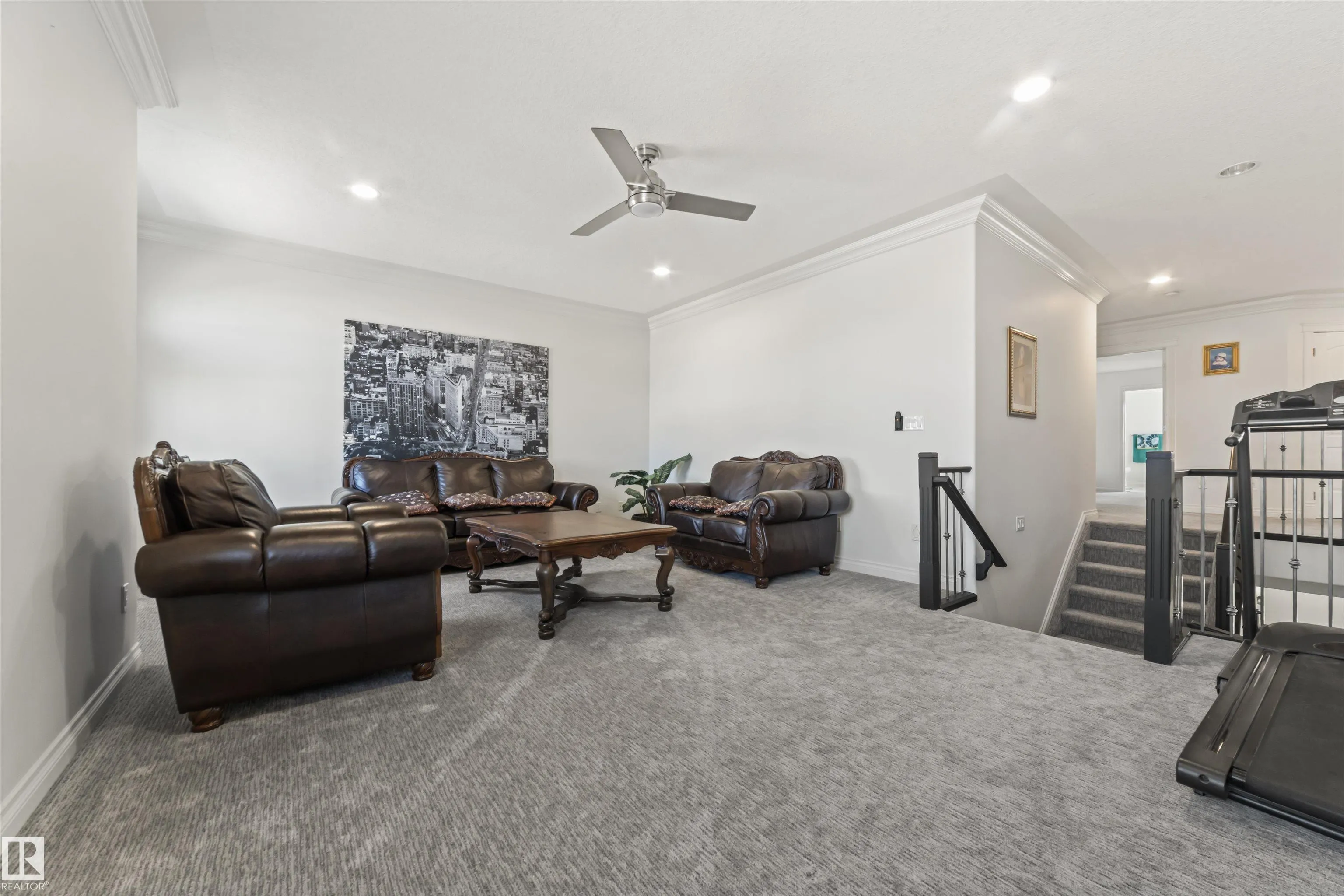 115 LAKELAND Drive