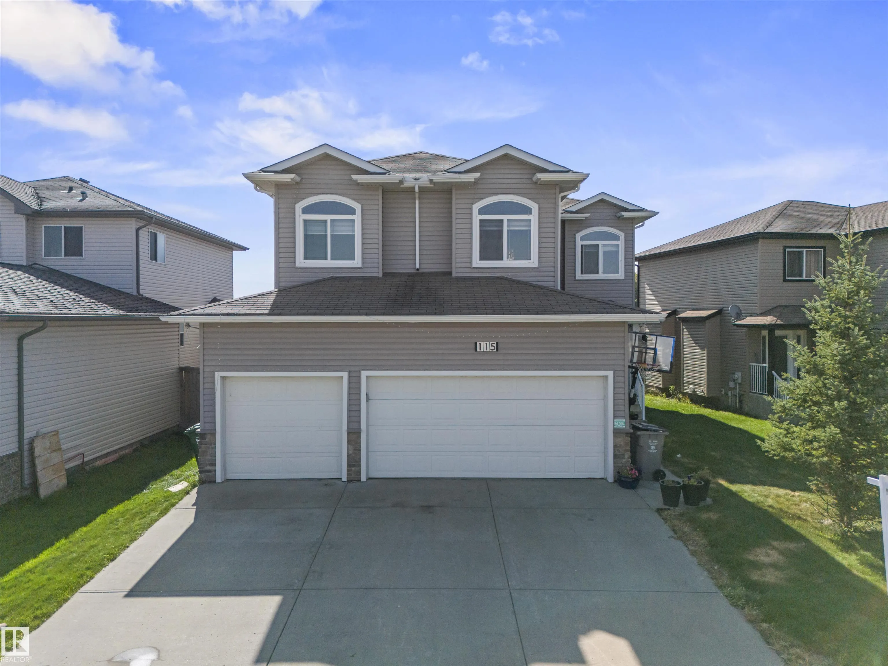 115 LAKELAND Drive