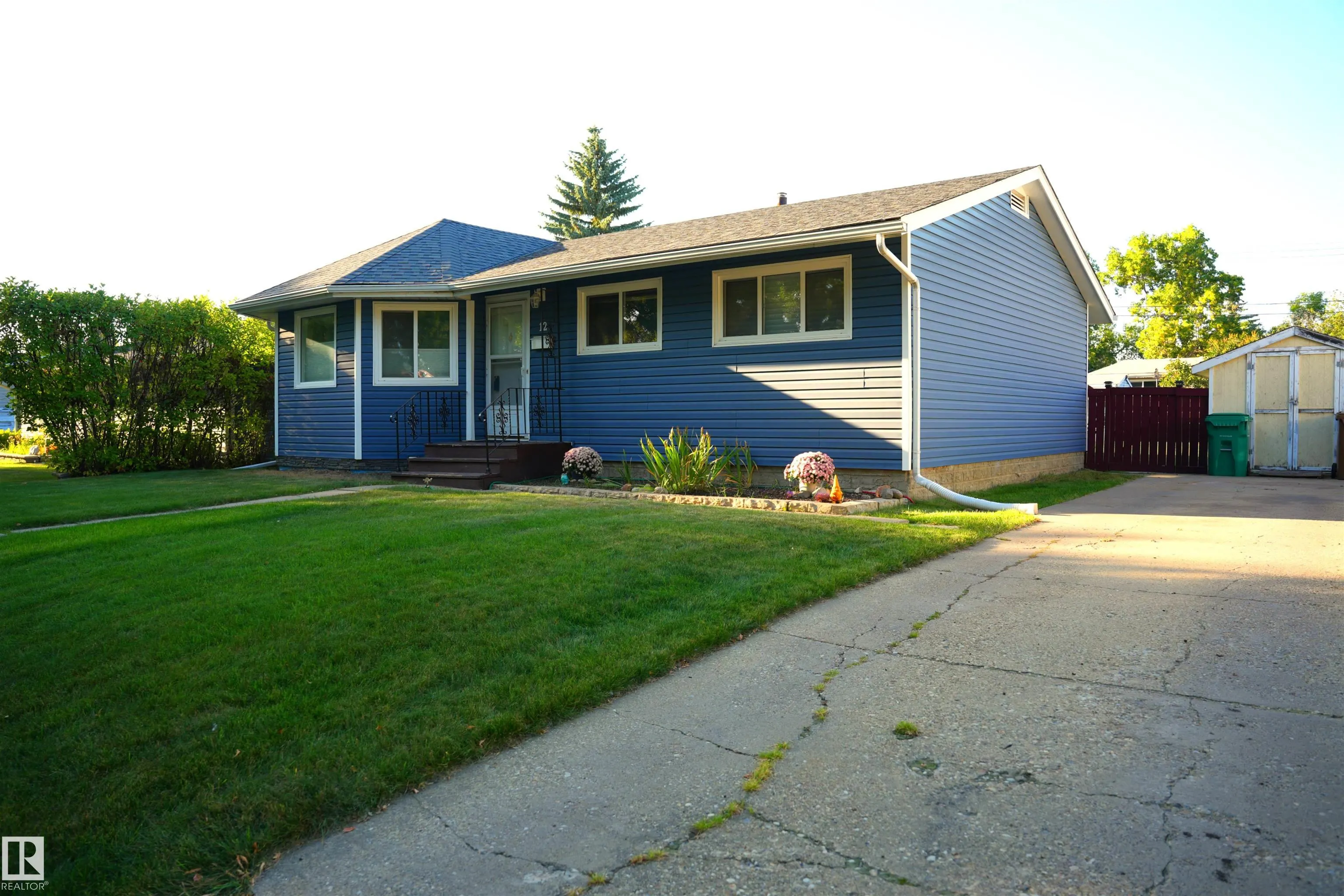 12 GRANITE Avenue