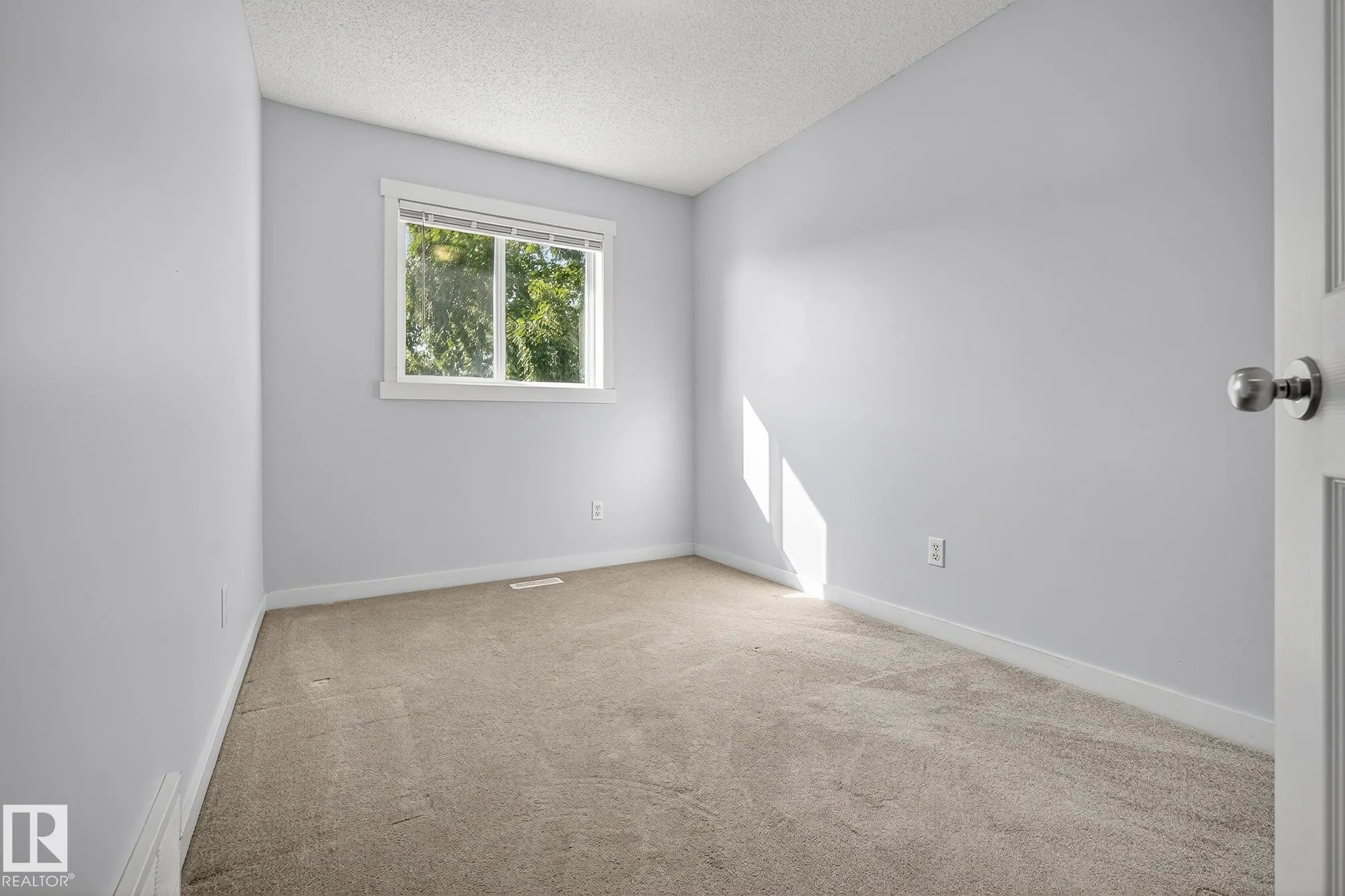 100 BOTHWELL Place