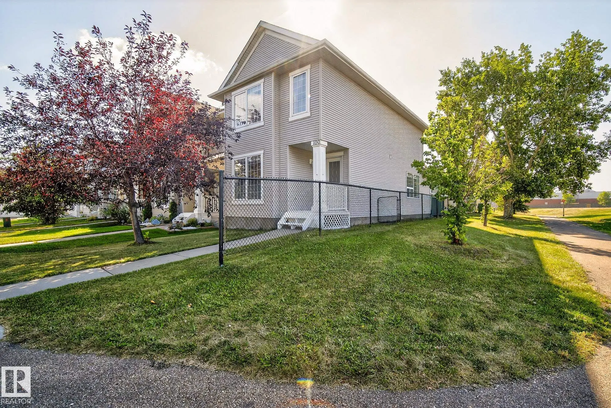 100 BOTHWELL Place
