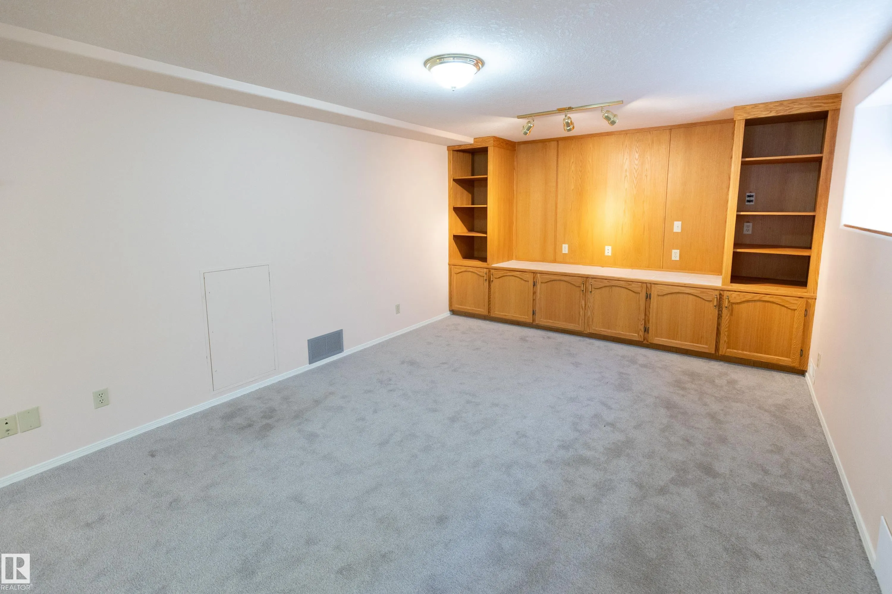 96 Blueberry Crescent