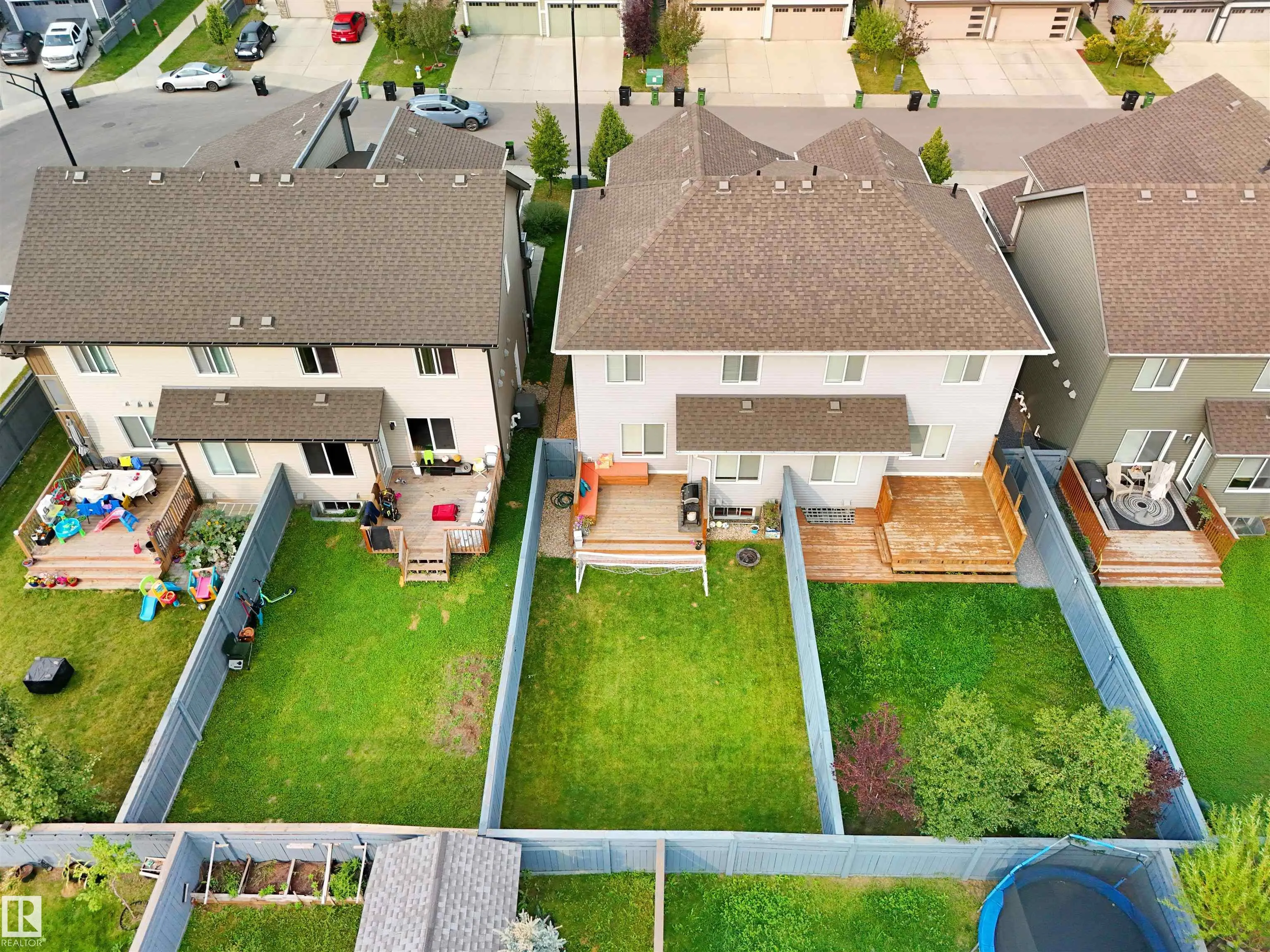 1274 DANIELS Crescent