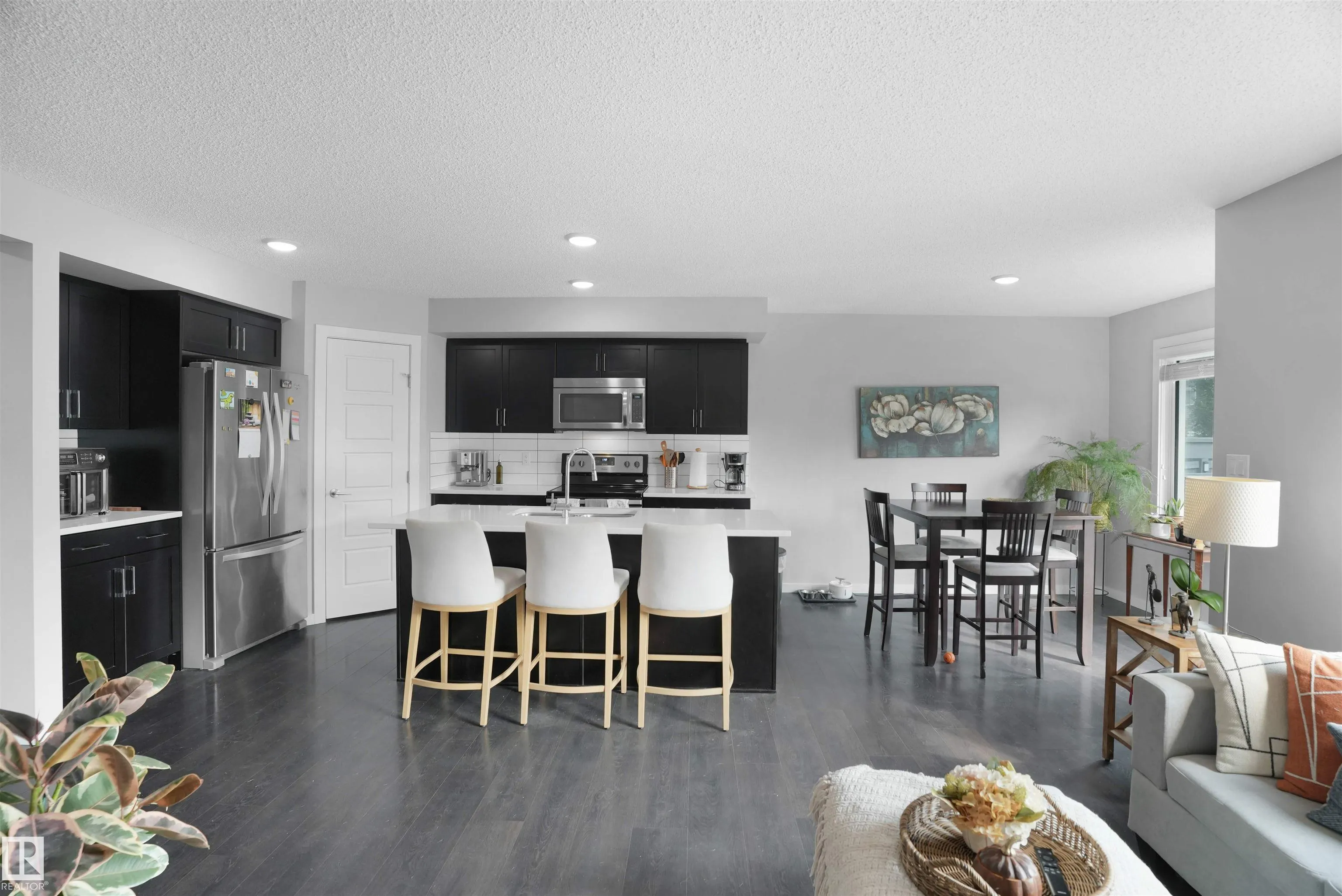 1274 DANIELS Crescent