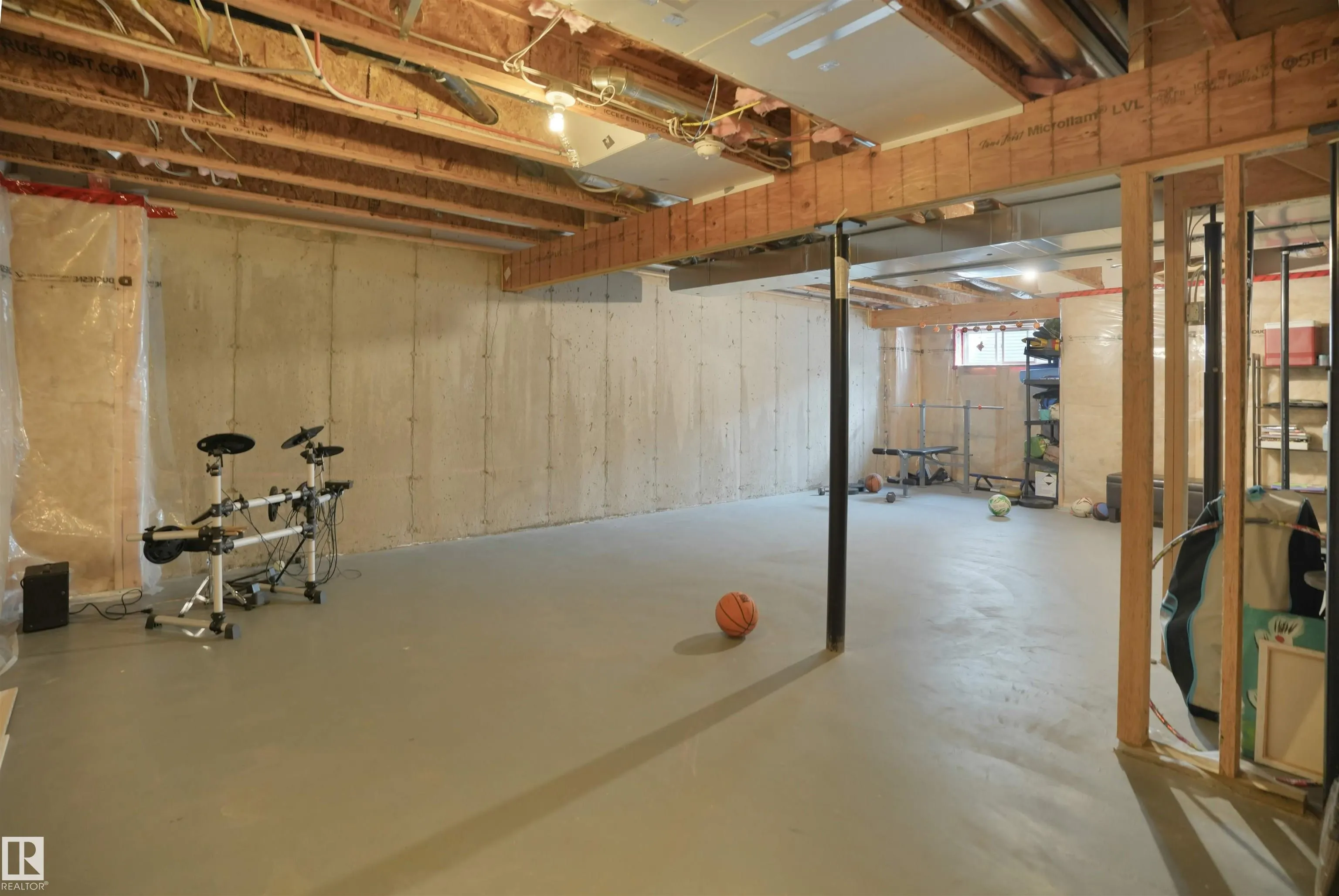1274 DANIELS Crescent