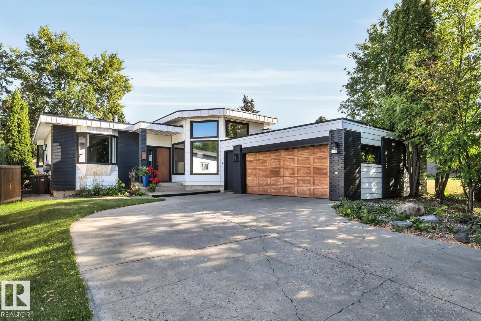 11 GARFIELD Place
