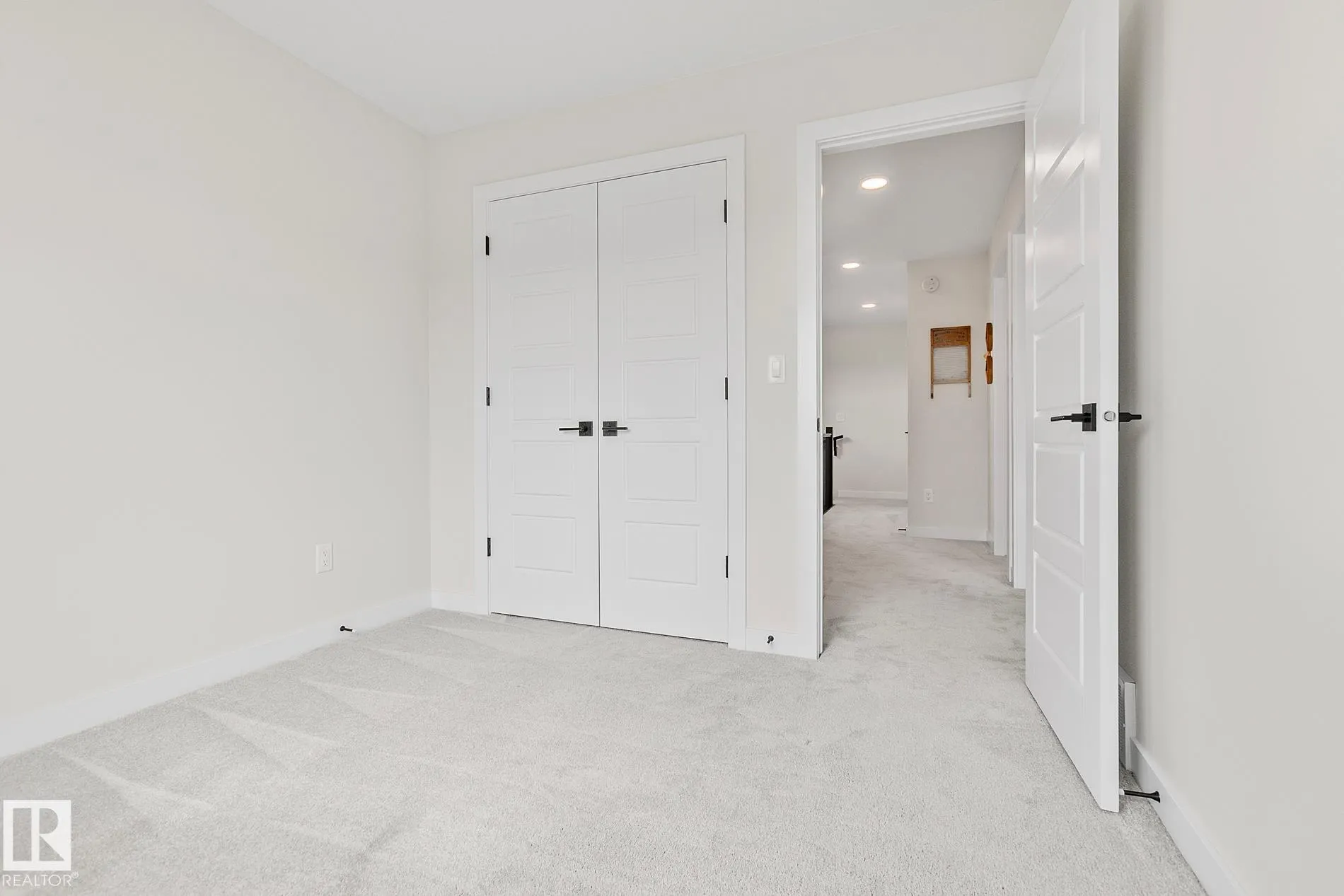 50 SIENNA Boulevard