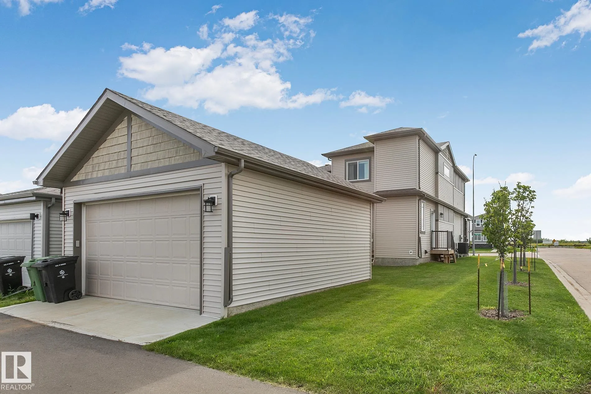 50 SIENNA Boulevard