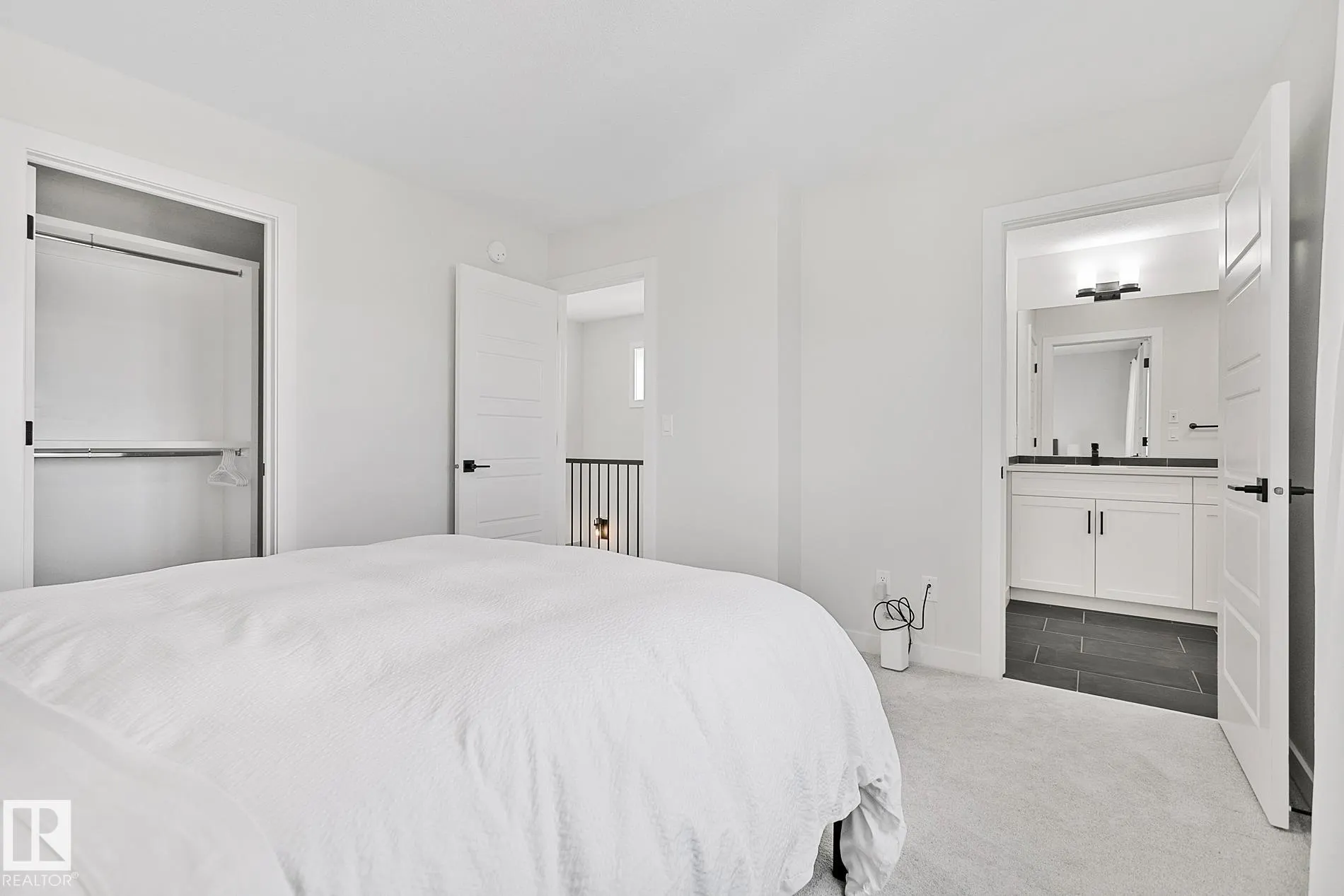 50 SIENNA Boulevard
