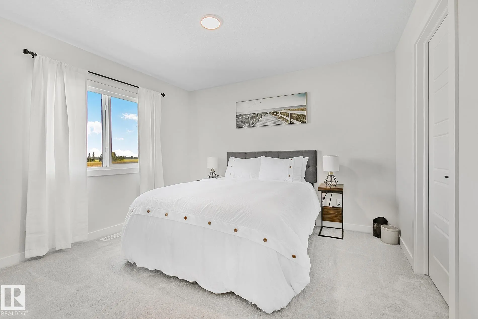 50 SIENNA Boulevard