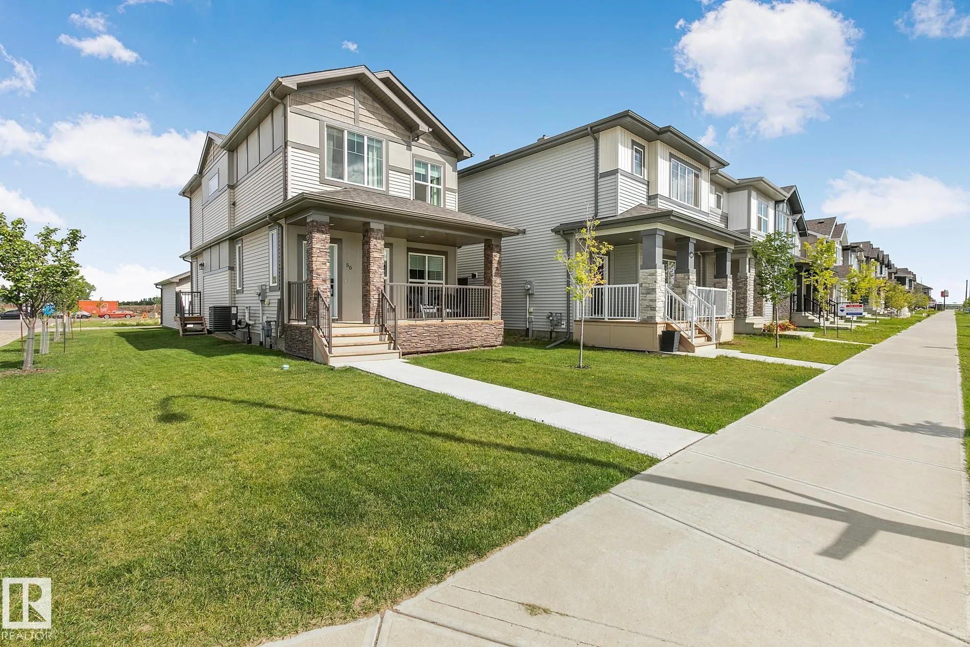 50 SIENNA Boulevard