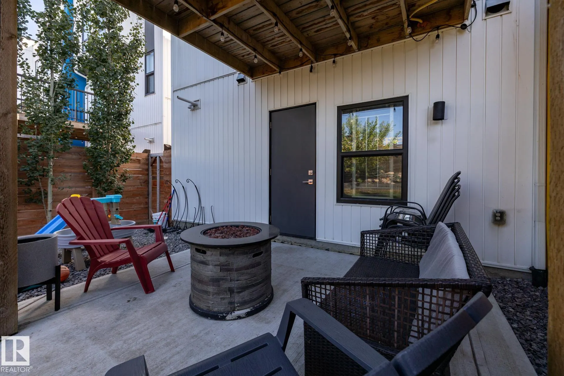 1710 Keene Crescent. SW