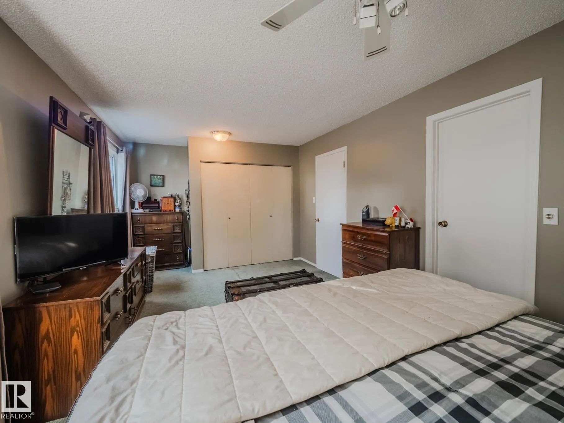 50 FLAGSTONE Crescent