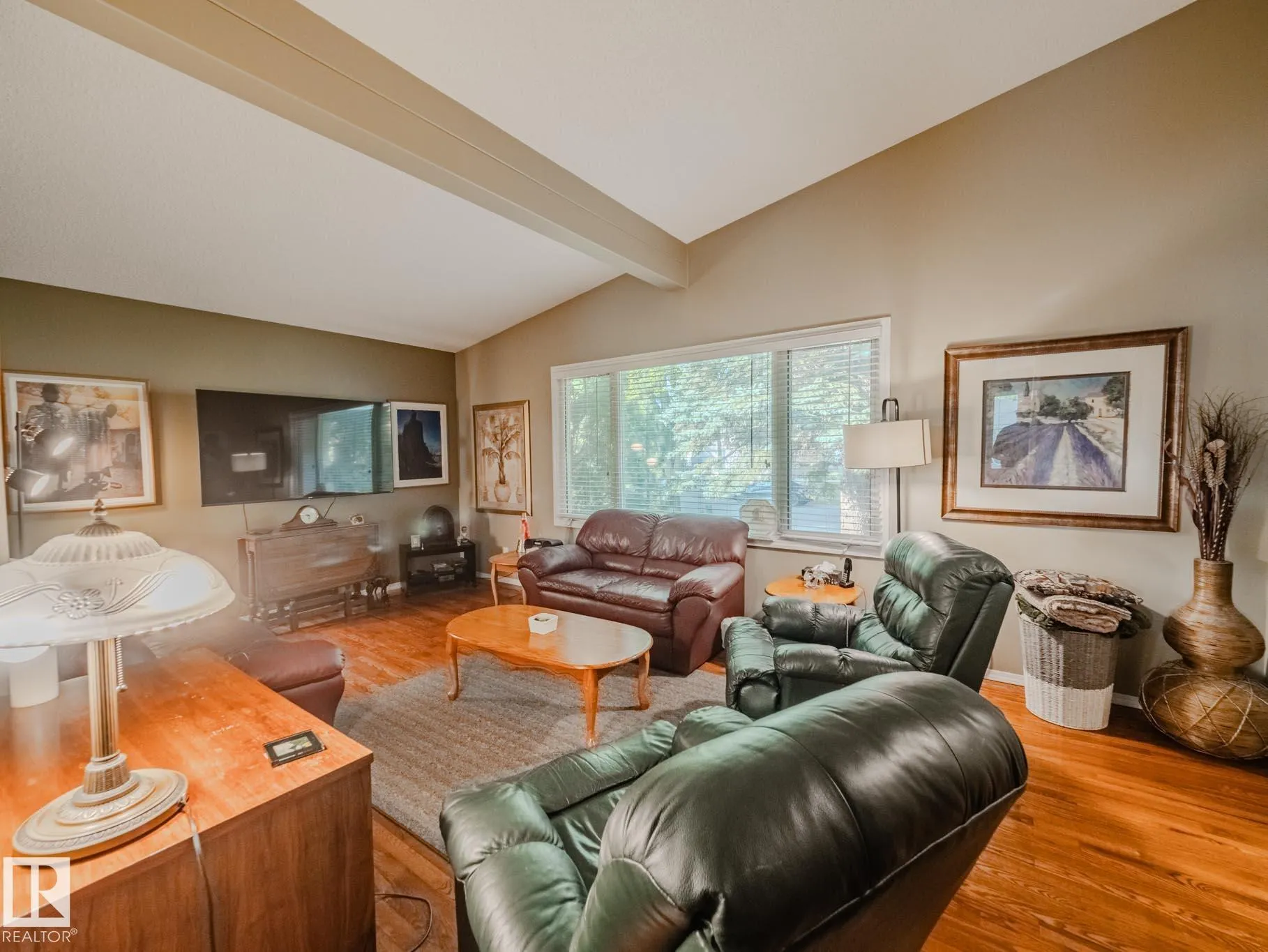 50 FLAGSTONE Crescent
