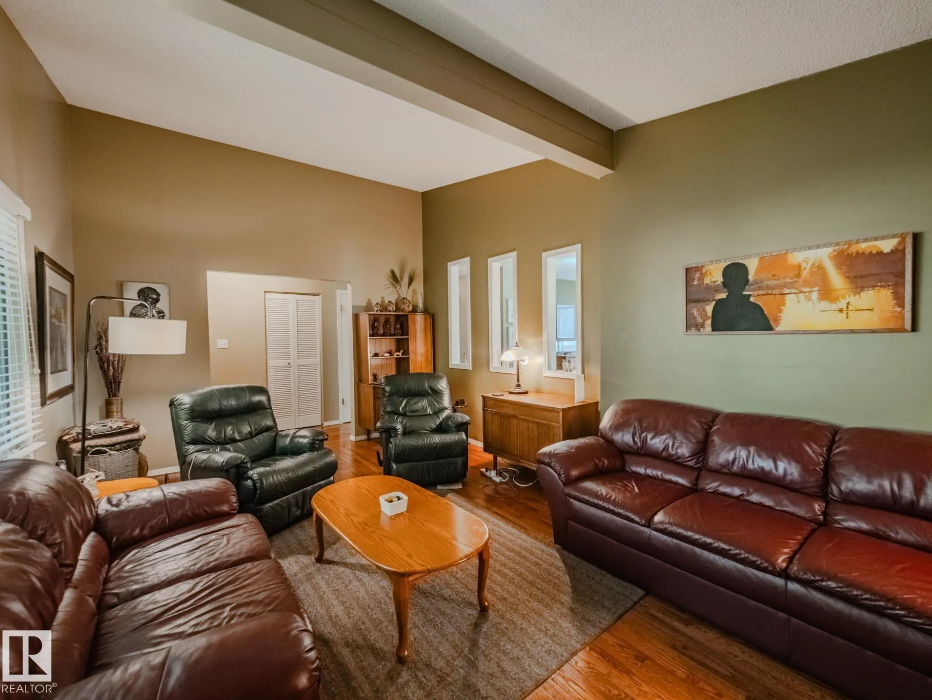 50 FLAGSTONE Crescent