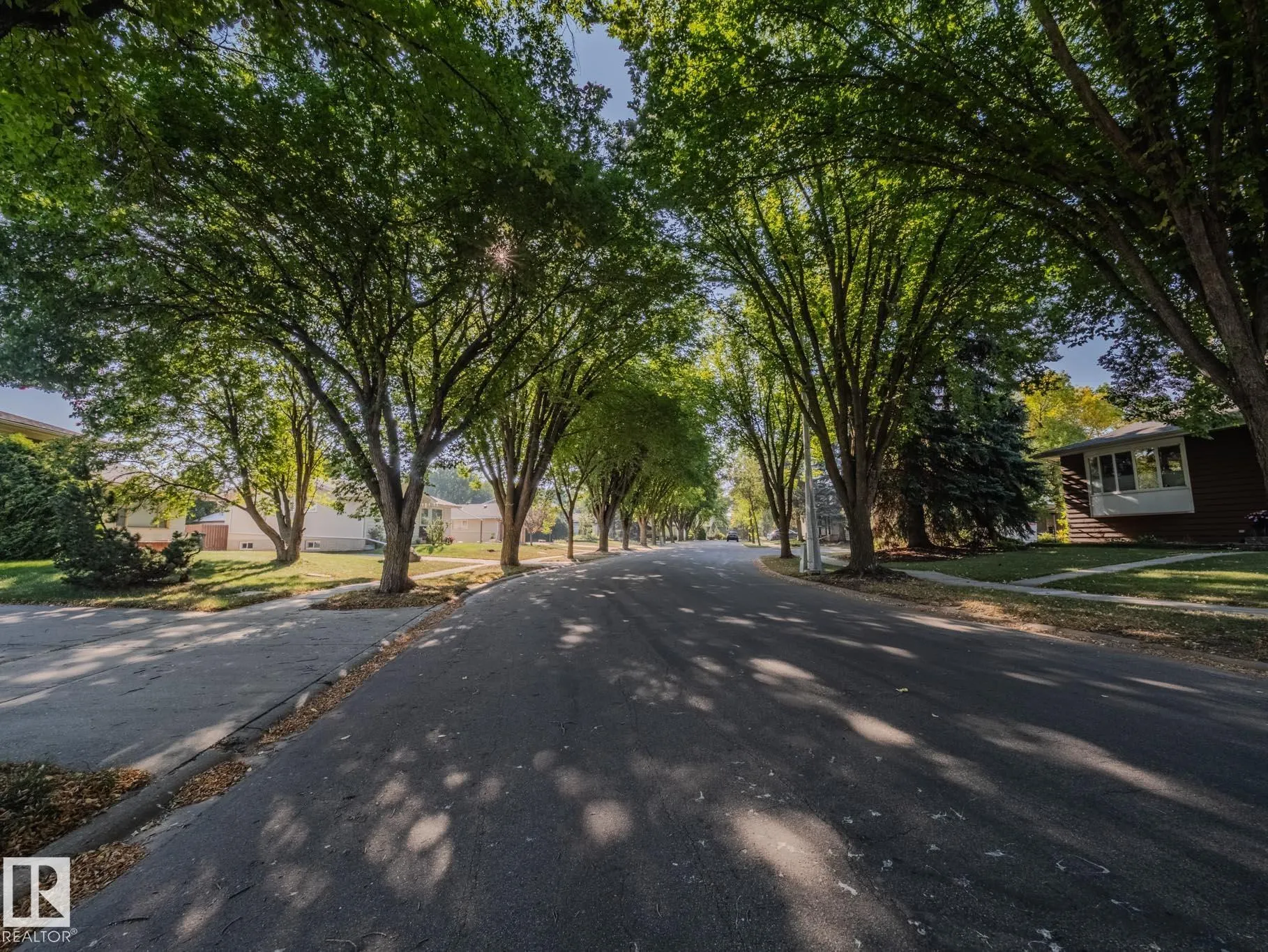 50 FLAGSTONE Crescent