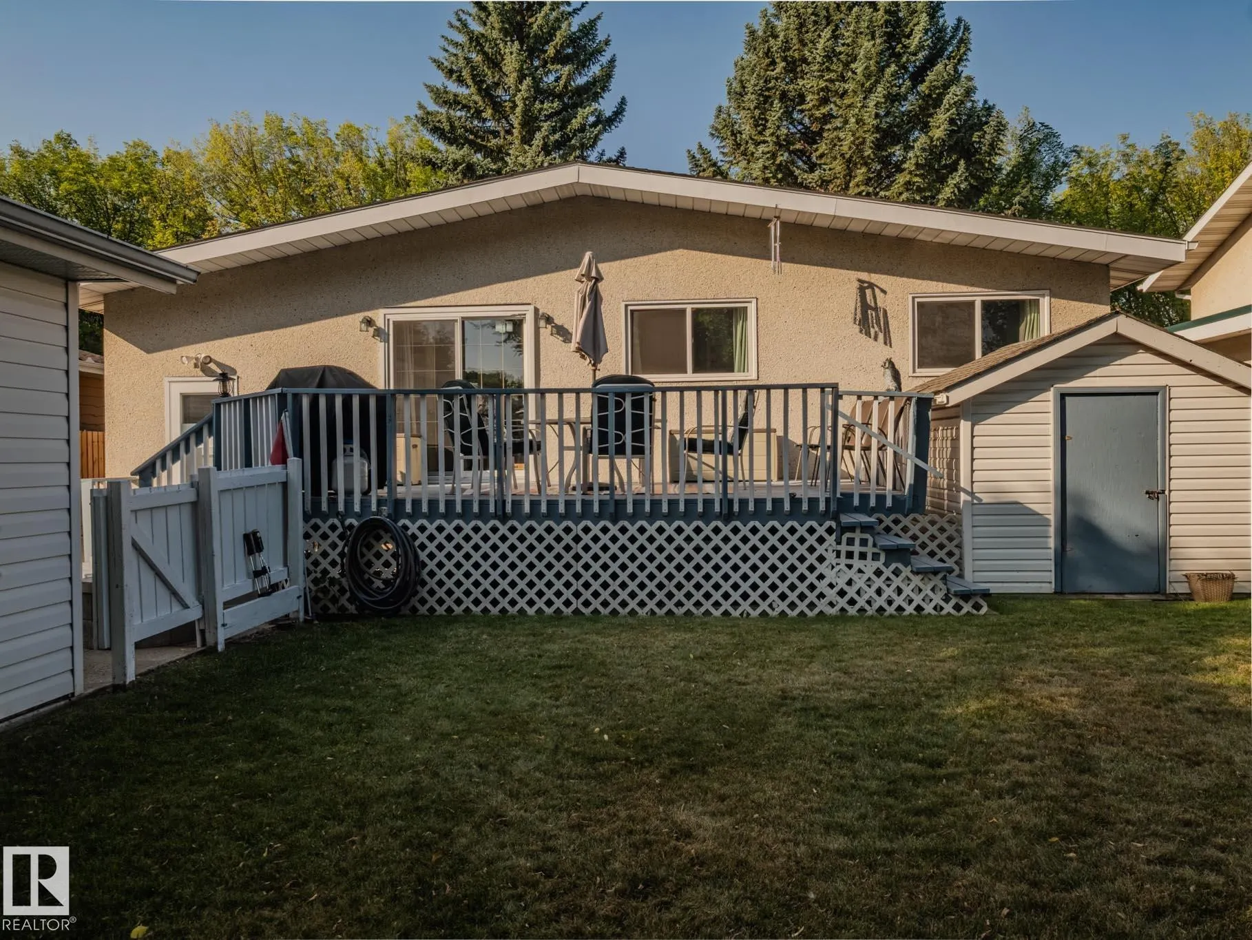 50 FLAGSTONE Crescent