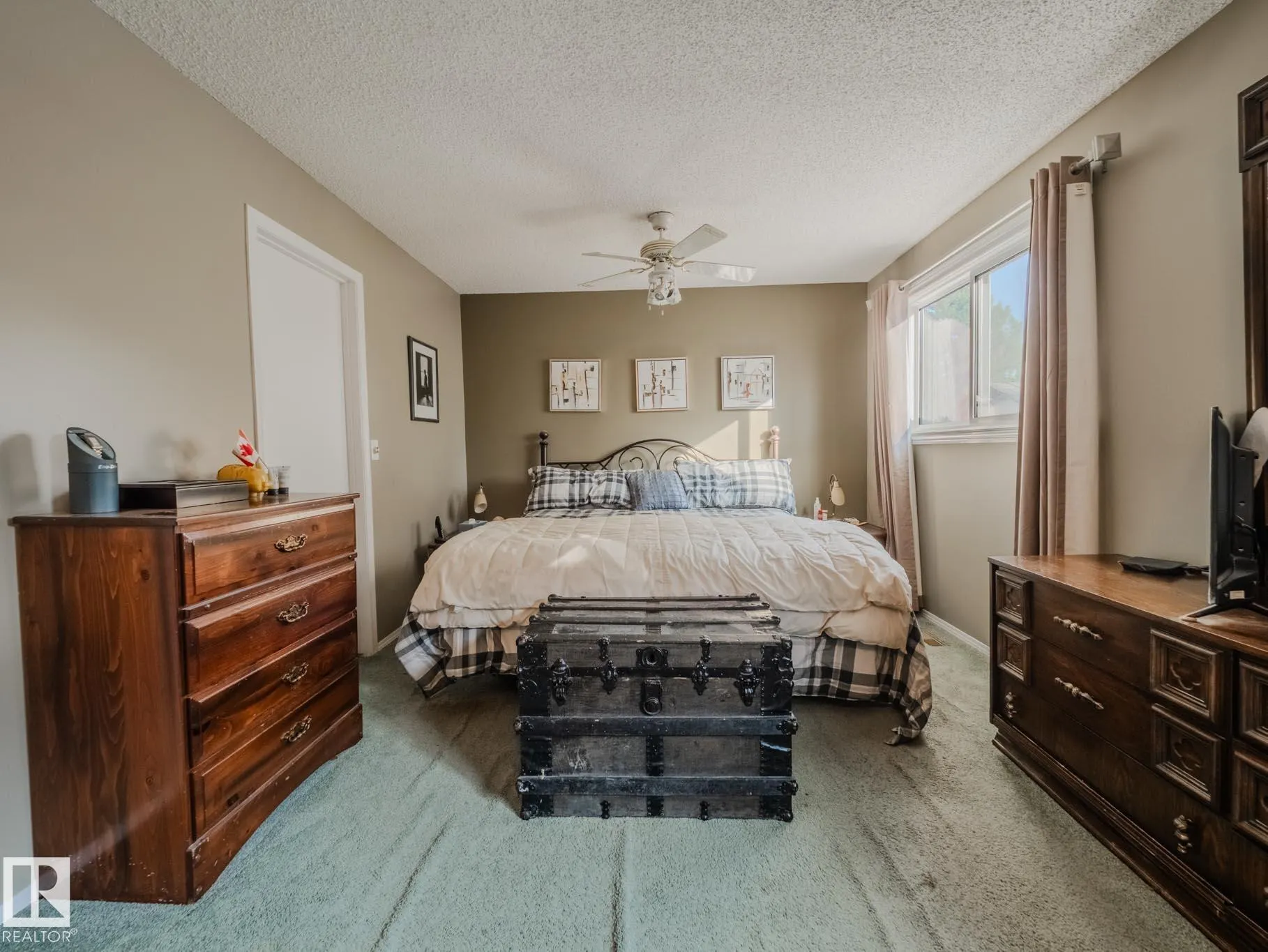 50 FLAGSTONE Crescent