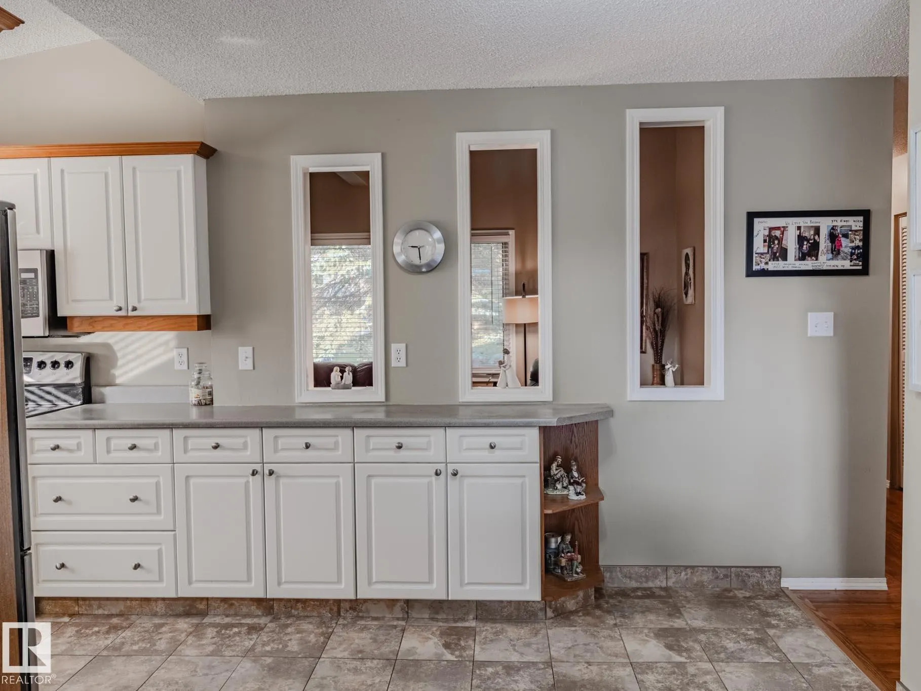 50 FLAGSTONE Crescent