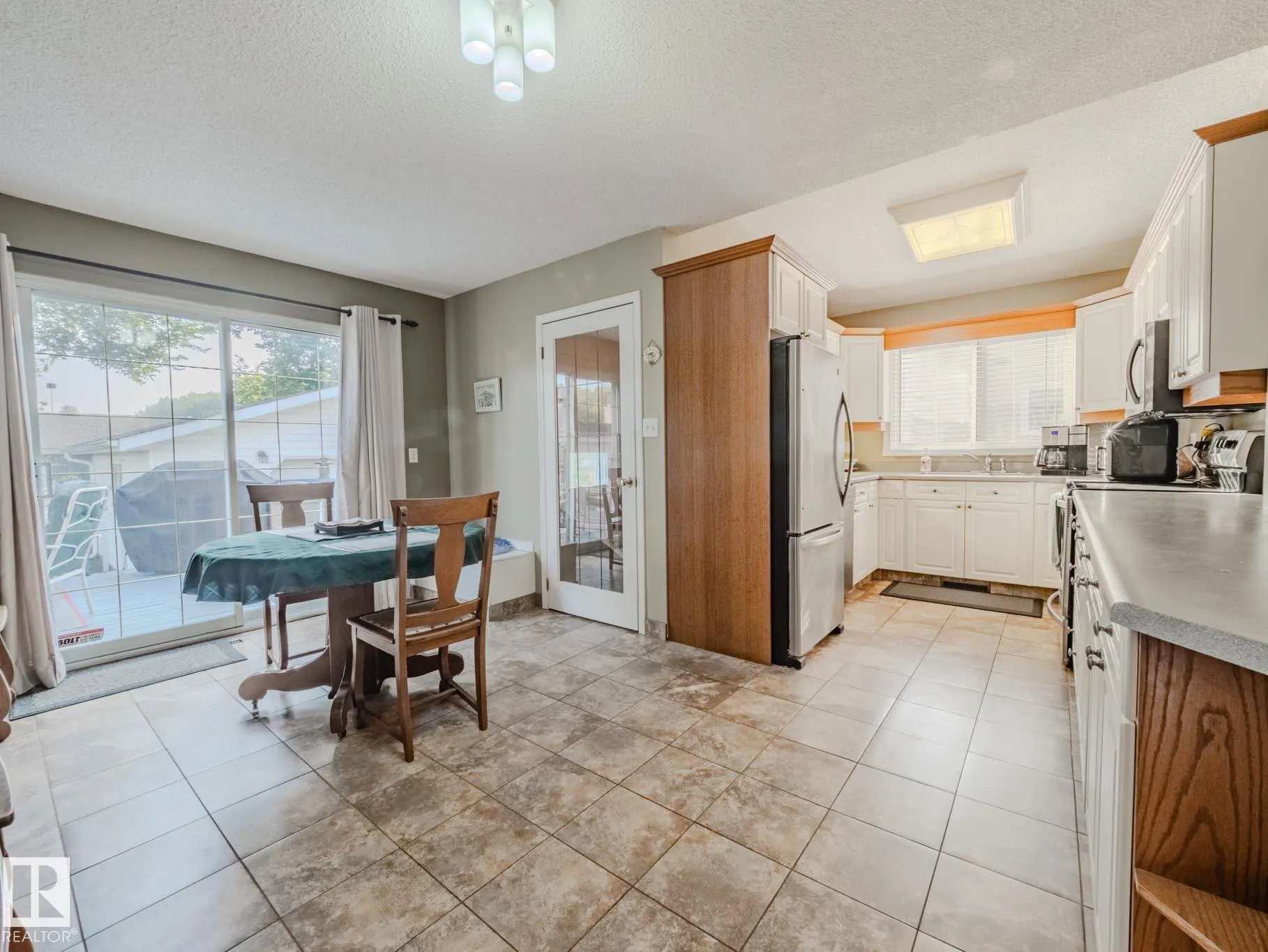 50 FLAGSTONE Crescent