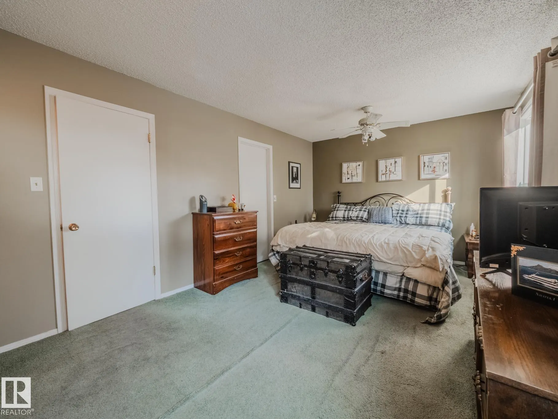 50 FLAGSTONE Crescent