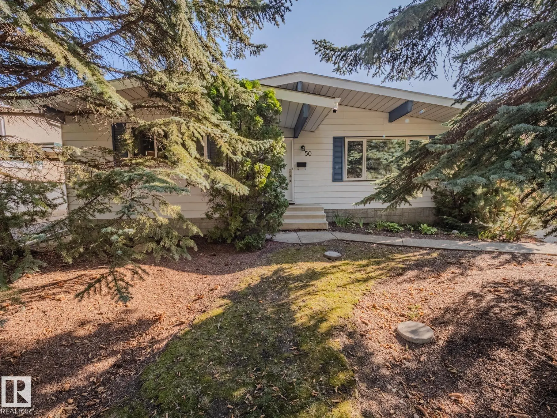 50 FLAGSTONE Crescent