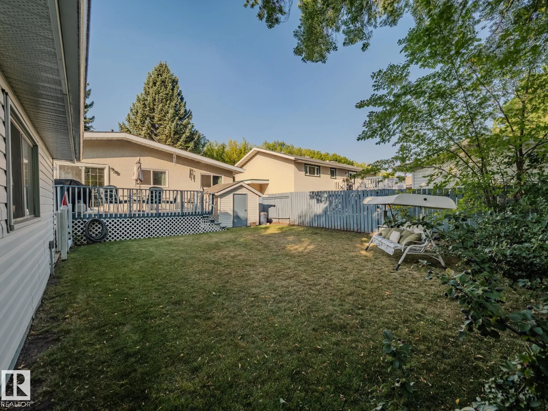 50 FLAGSTONE Crescent
