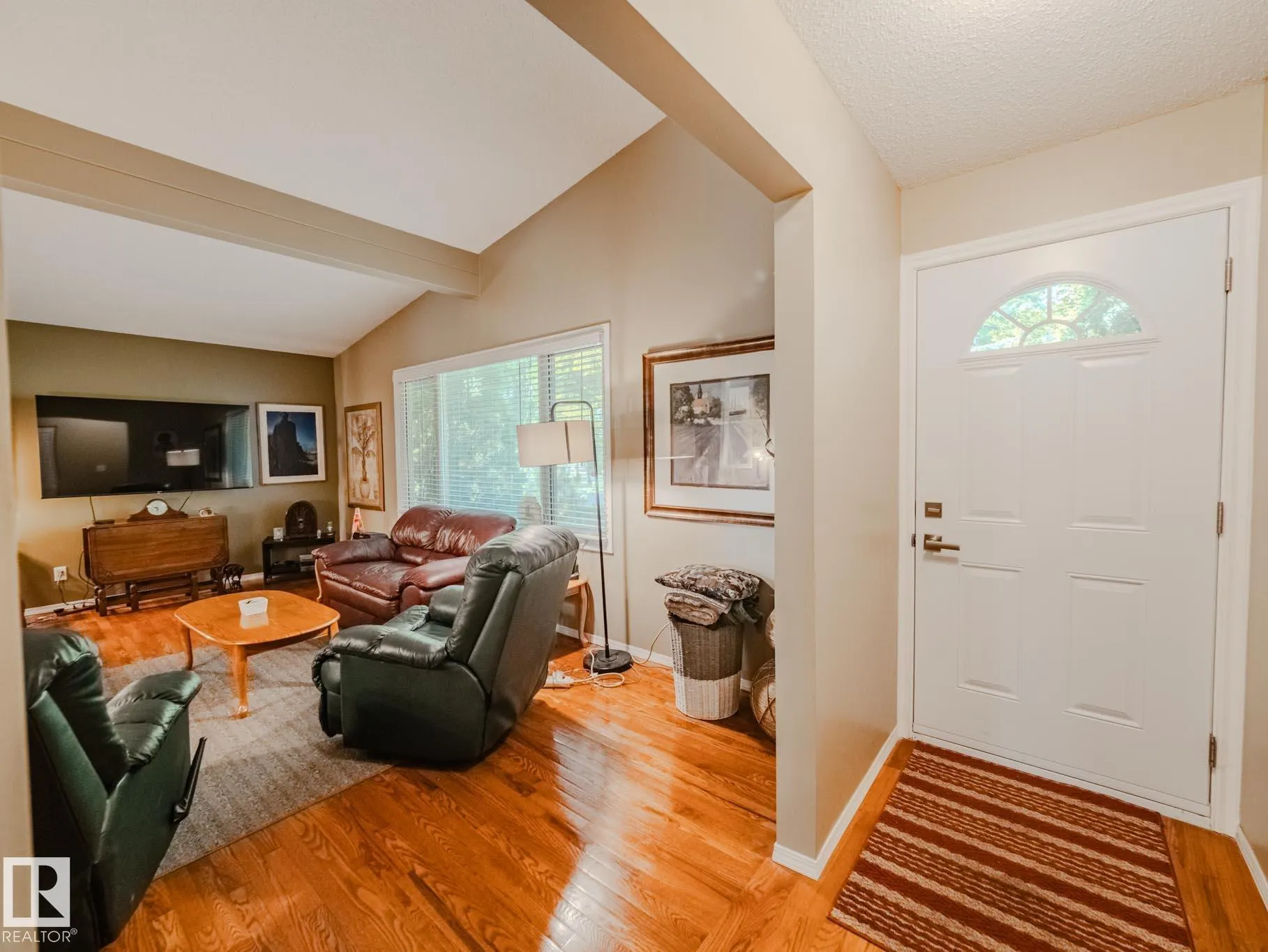 50 FLAGSTONE Crescent