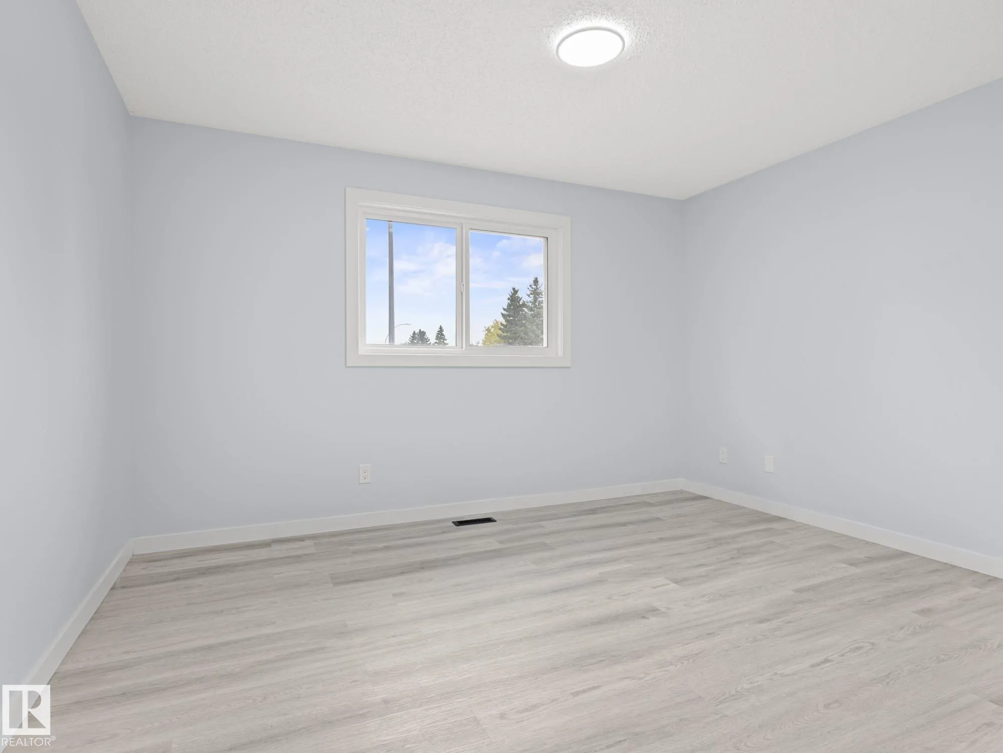 47 CLAREVIEW Road