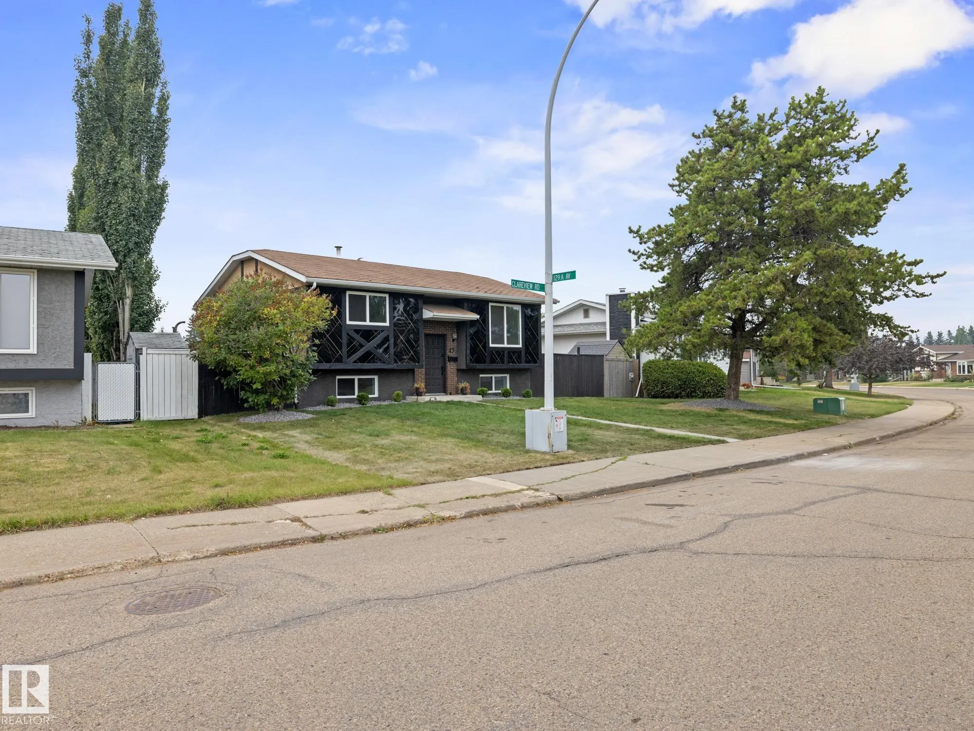 47 CLAREVIEW Road