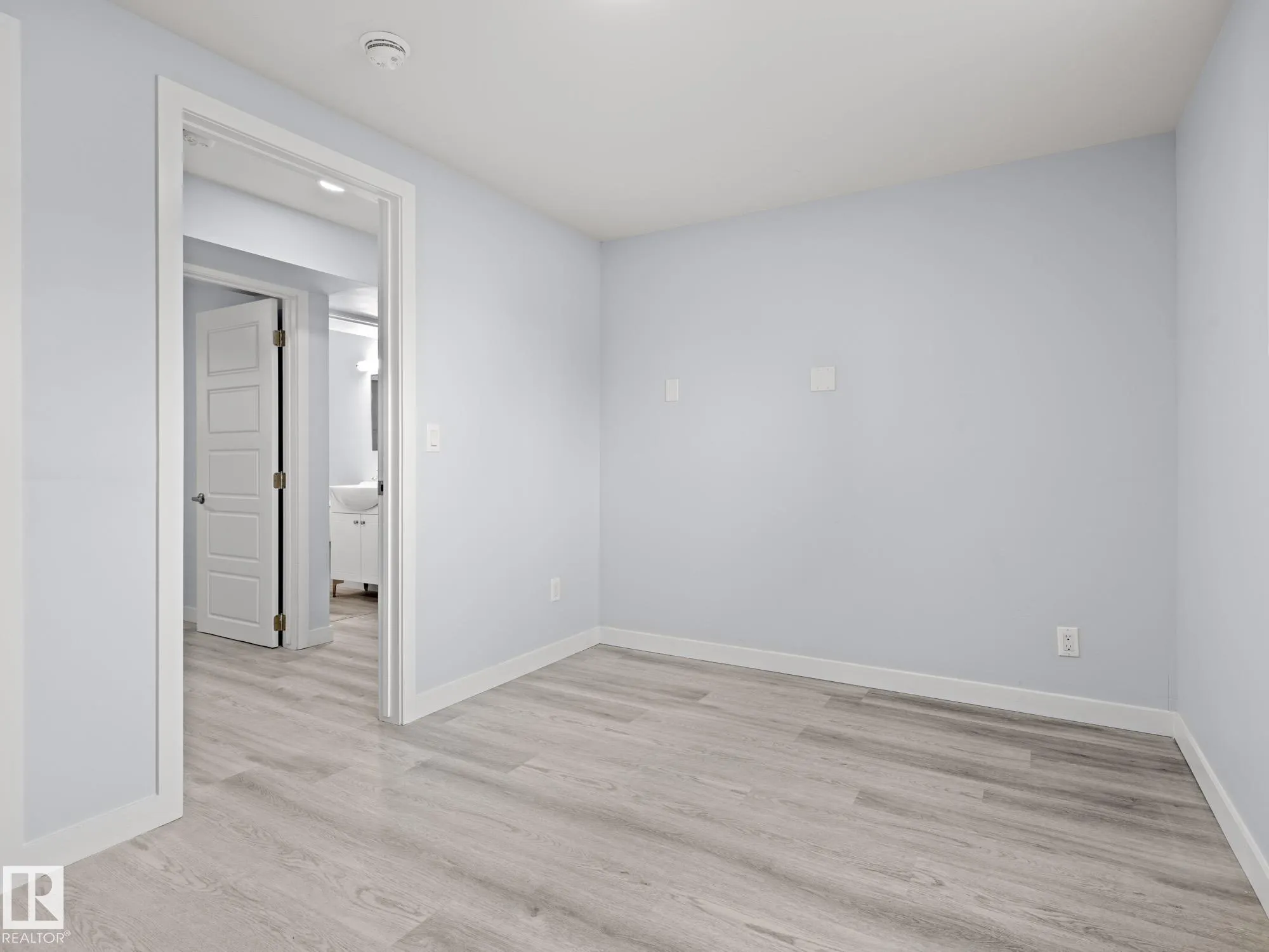47 CLAREVIEW Road