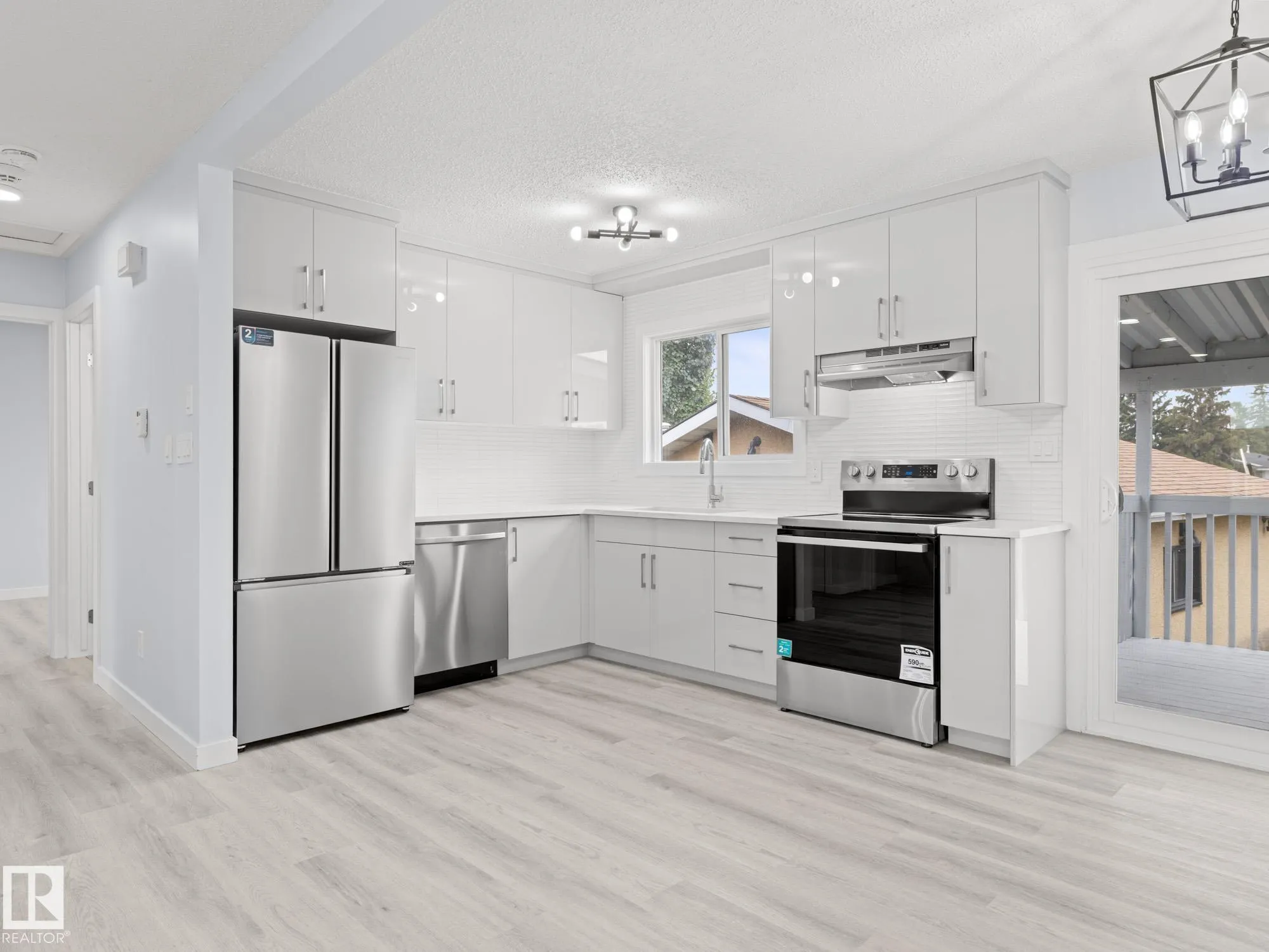 47 CLAREVIEW Road