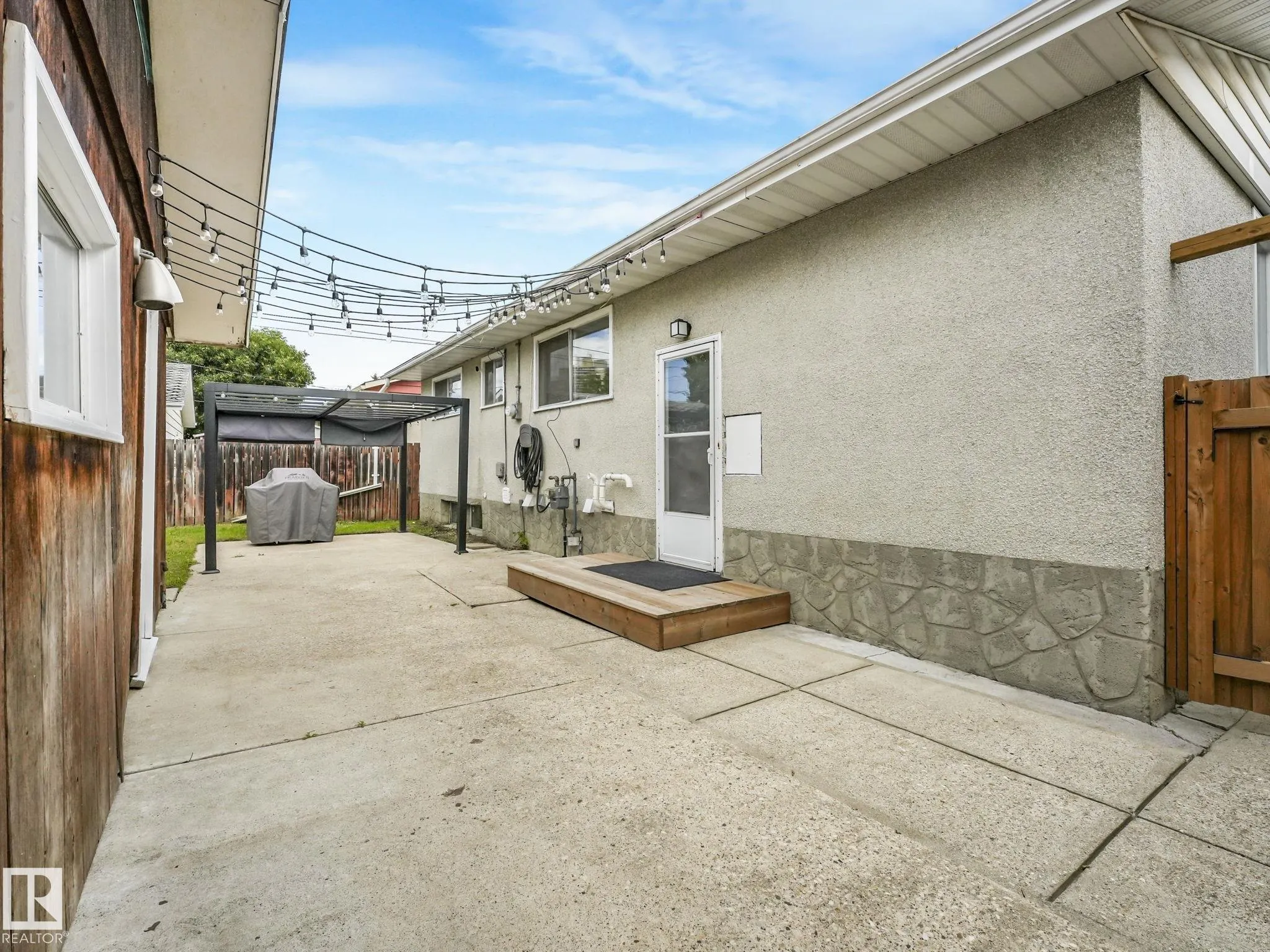8330 164 Street