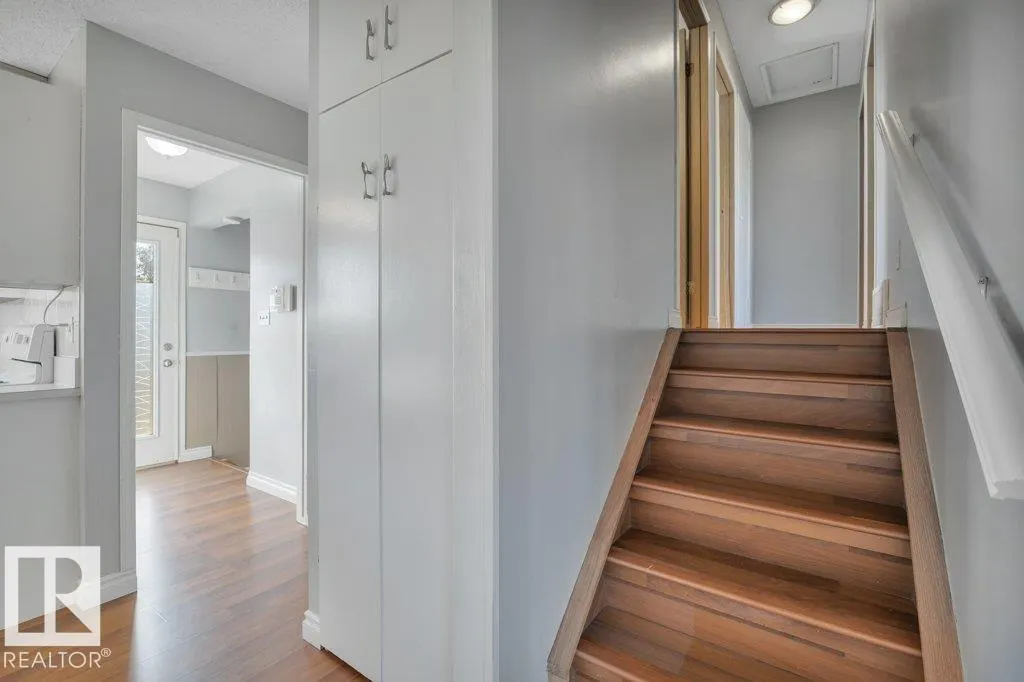 904 KNOTTWOOD