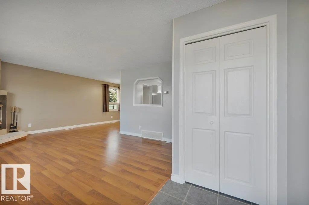 904 KNOTTWOOD