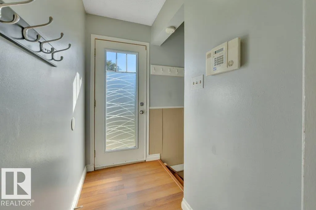 904 KNOTTWOOD
