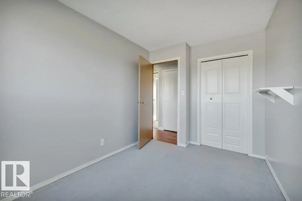 904 KNOTTWOOD
