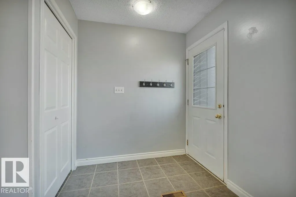 904 KNOTTWOOD